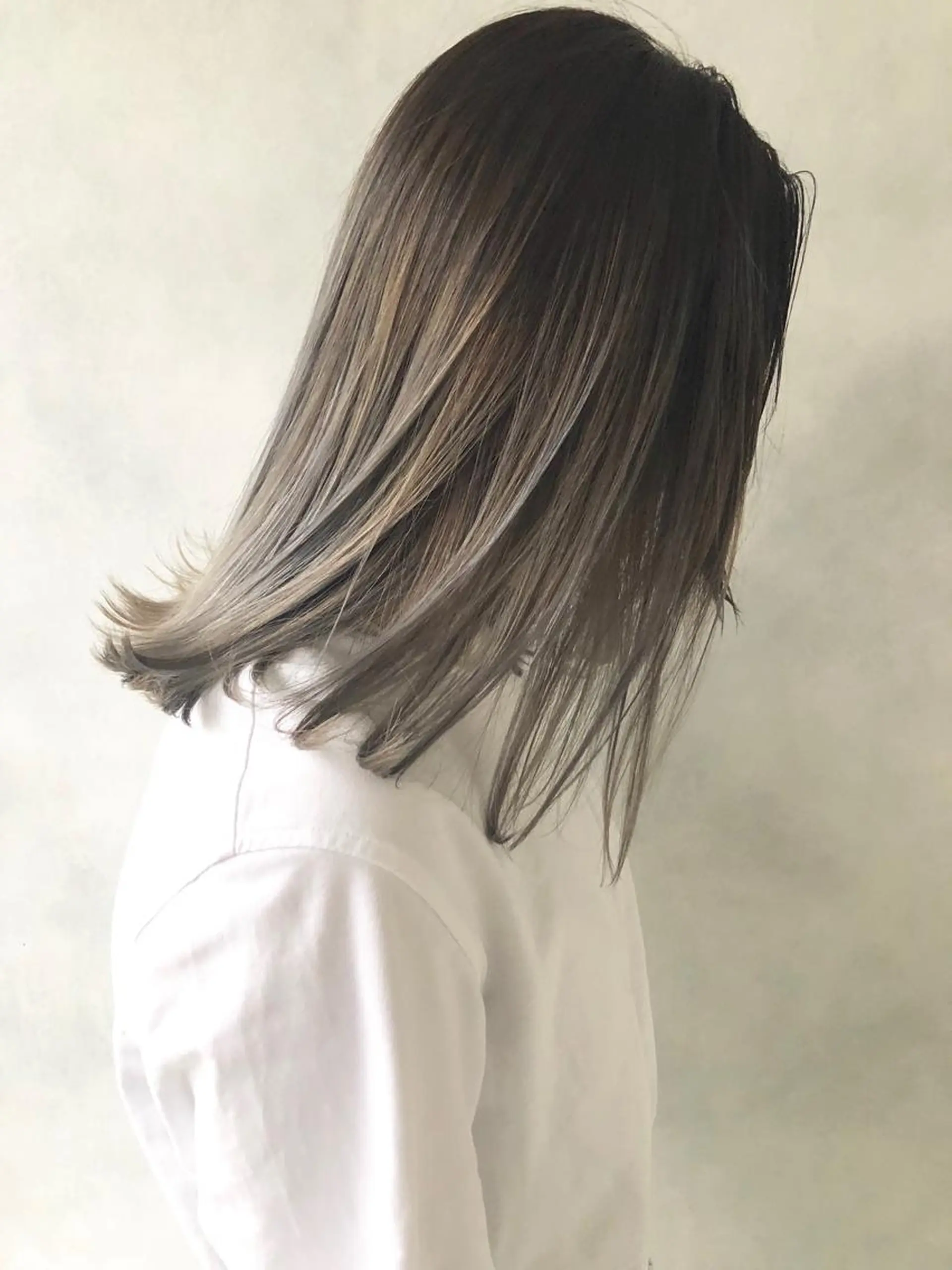 ミディアム ハイライト ヘアカラー トリートメント 小澤大輔 YOLO hairのヘアスタイル