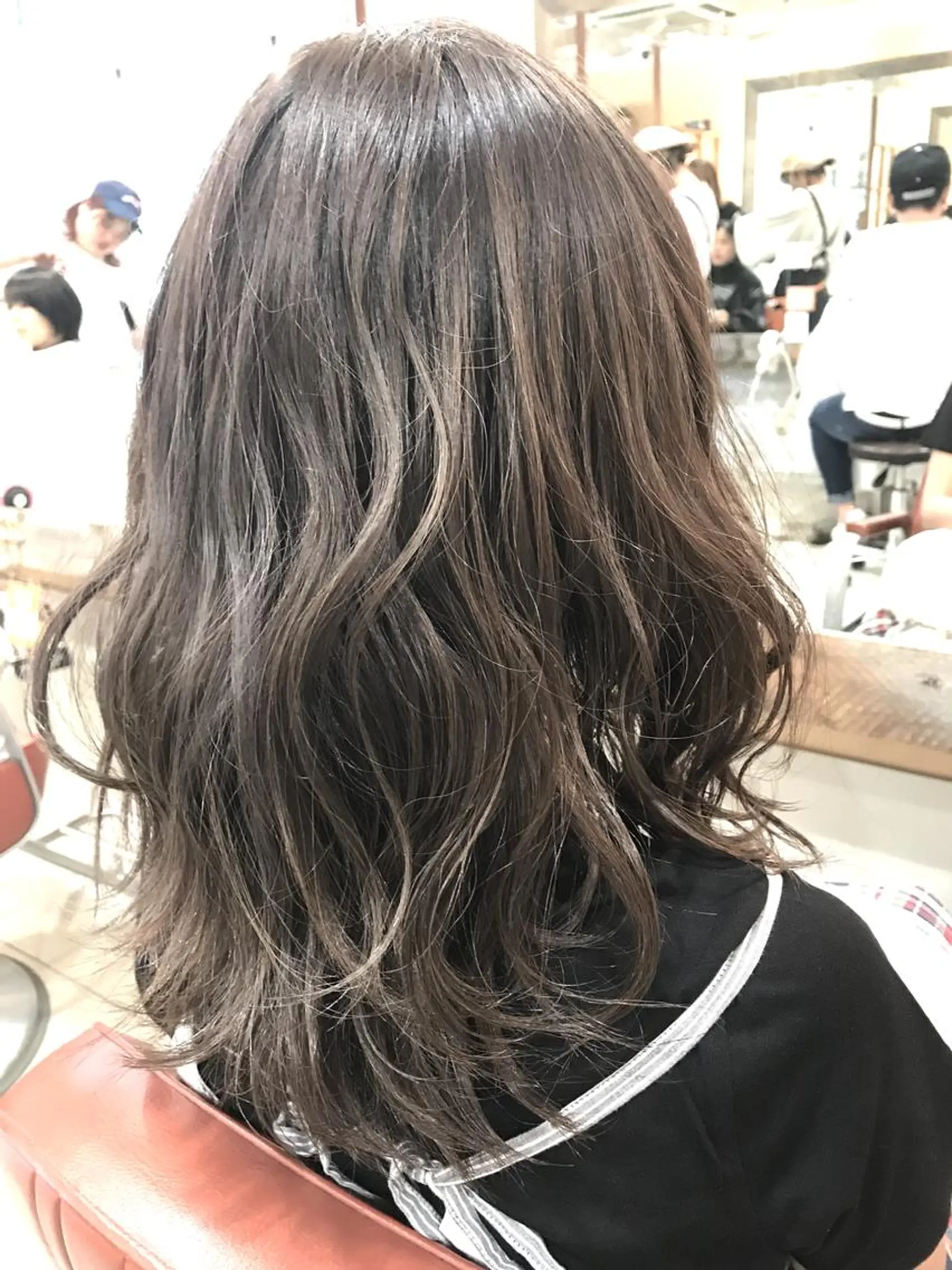 ミディアム カラー パーマ ミディアムパーマ 透明感カラー ハイライトカラー ボブ くせ毛 増子 幹樹のヘアスタイル
