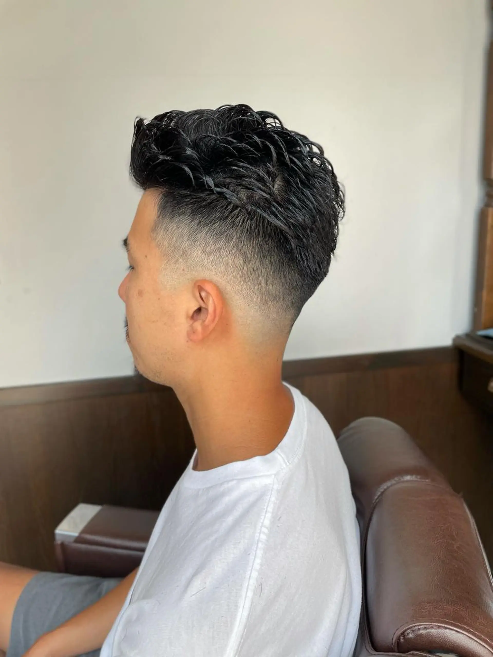 ショート メンズ フェードカット メンズパーマ カット指名No1漆原 聡のヘアスタイル