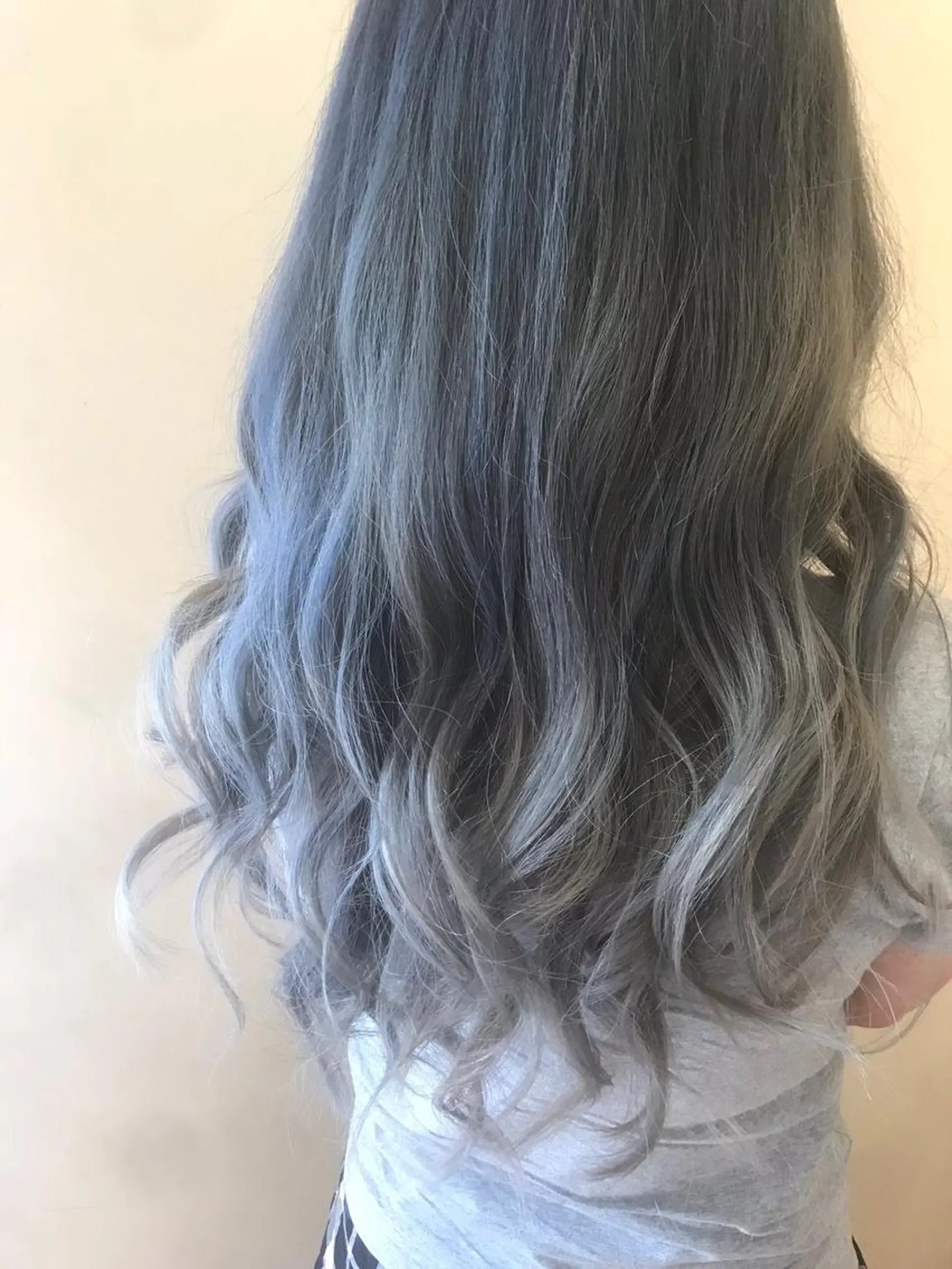 ロング カラー eclat suzumiのヘアスタイル