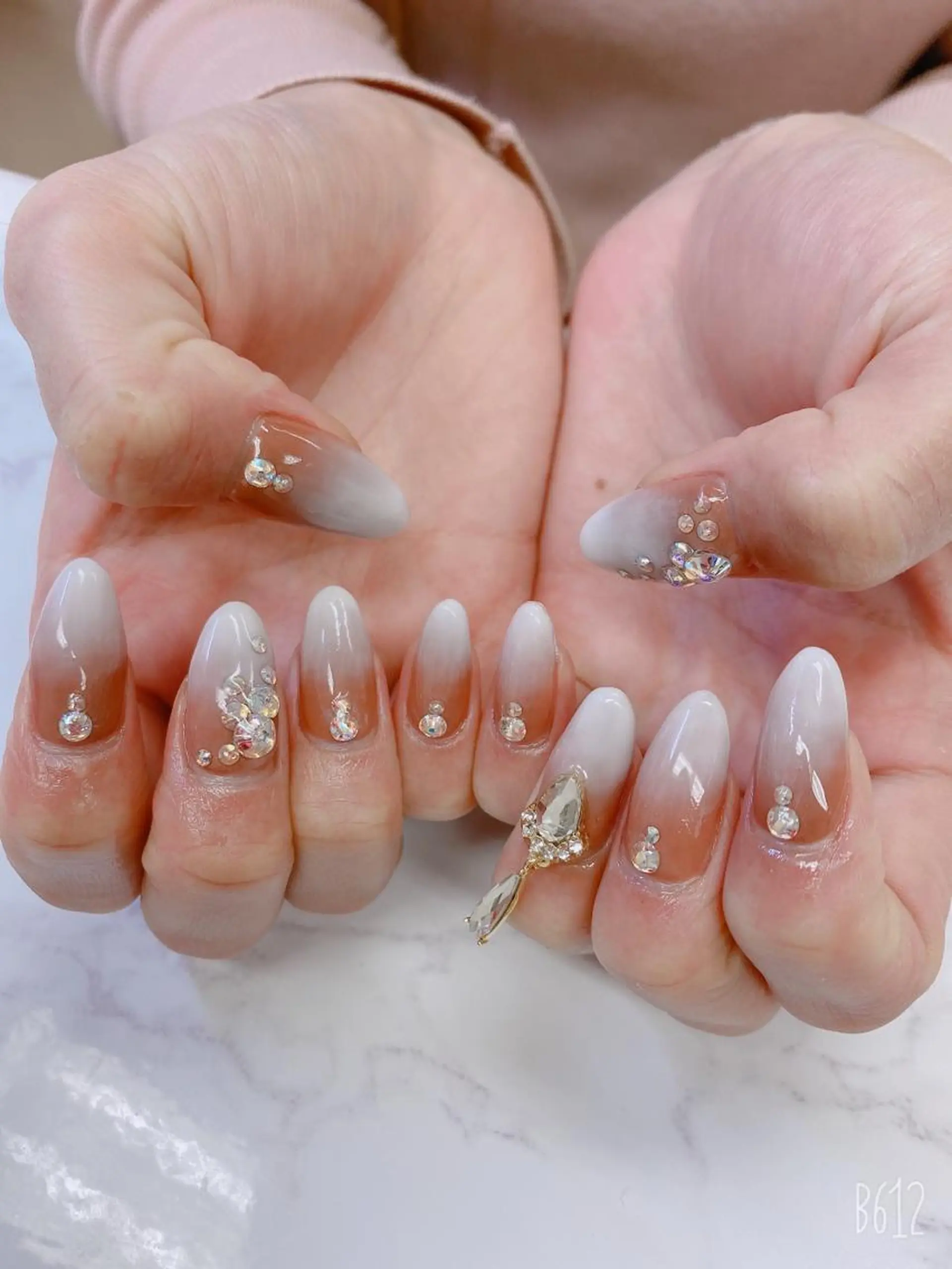 ミディアム ハンドネイル JNA認定講師🌸 RIEのネイルデザイン
