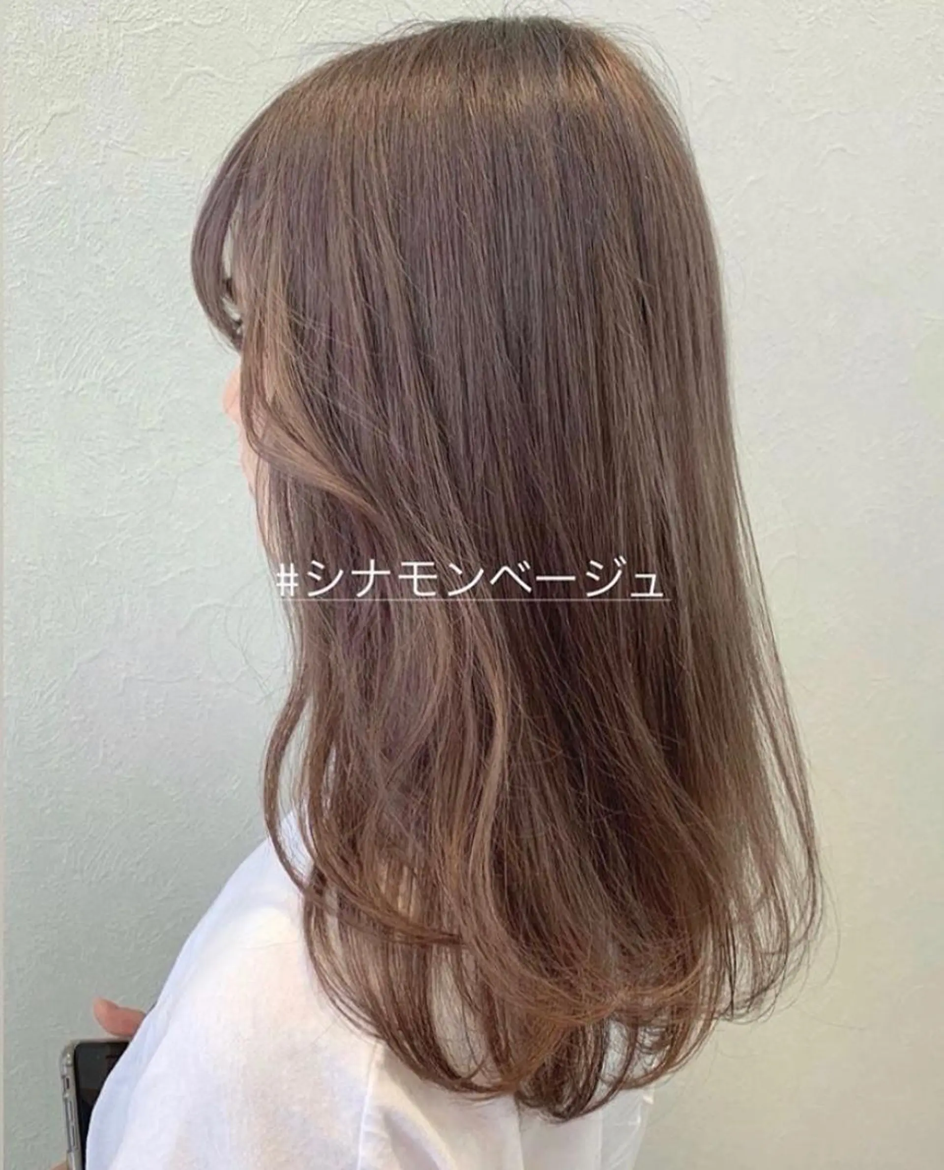 セミロング Aube Hair McQueen所属・クリハラ シュウのヘアスタイル