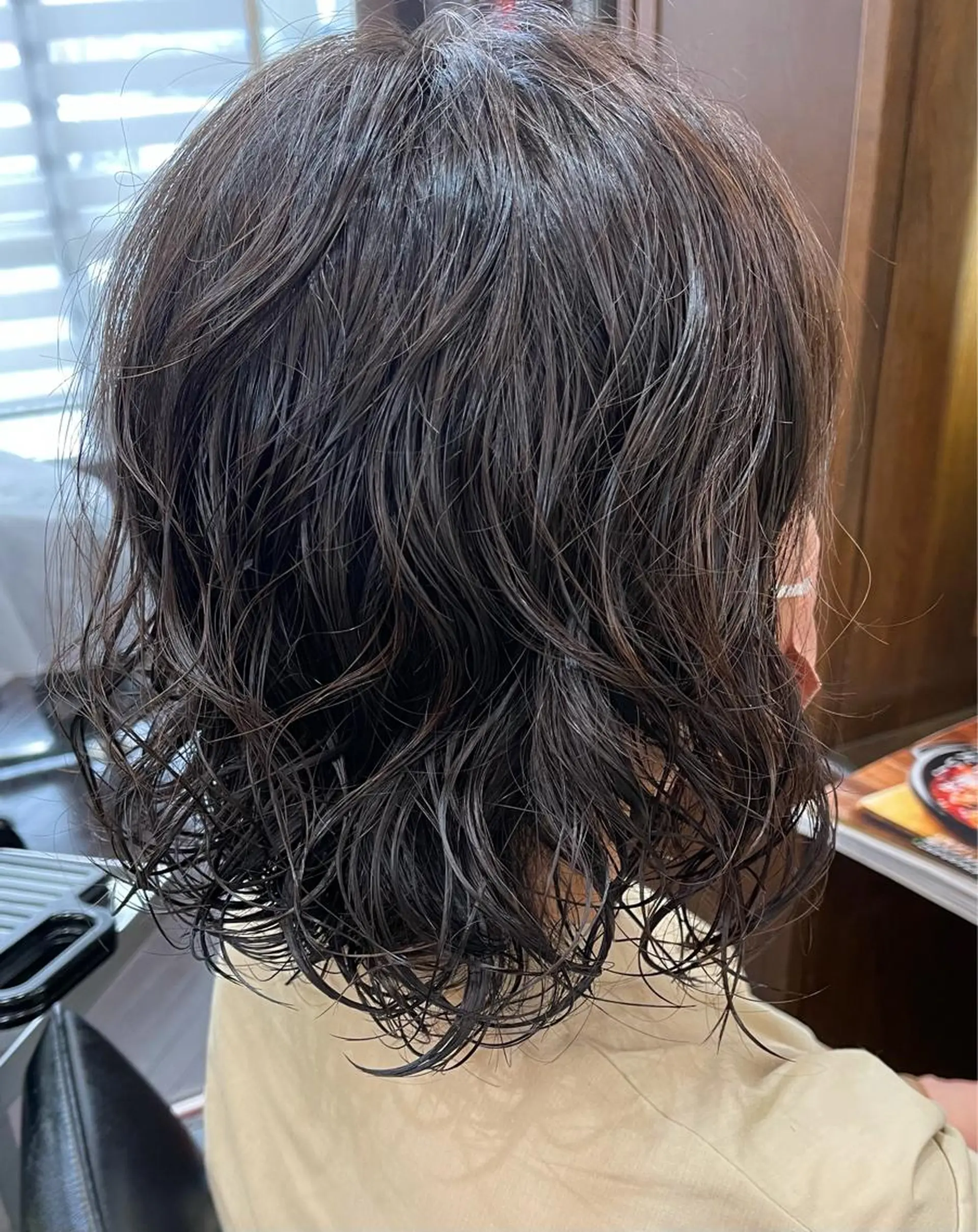 ミディアム パーマ 谷川 由子のヘアスタイル