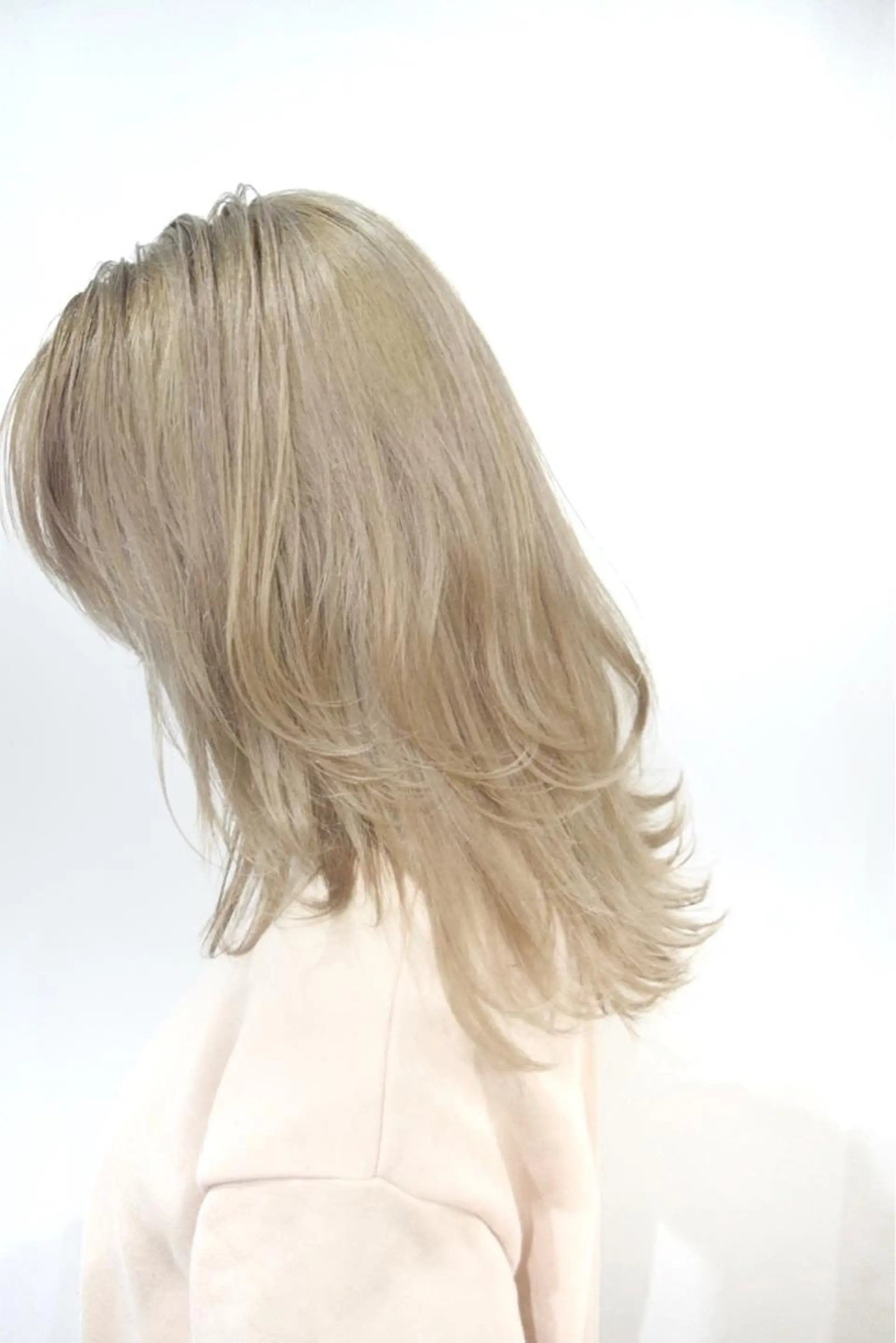 カラー ブロンド ホワイトブロンド ハイトーンカラー RYUのヘアスタイル