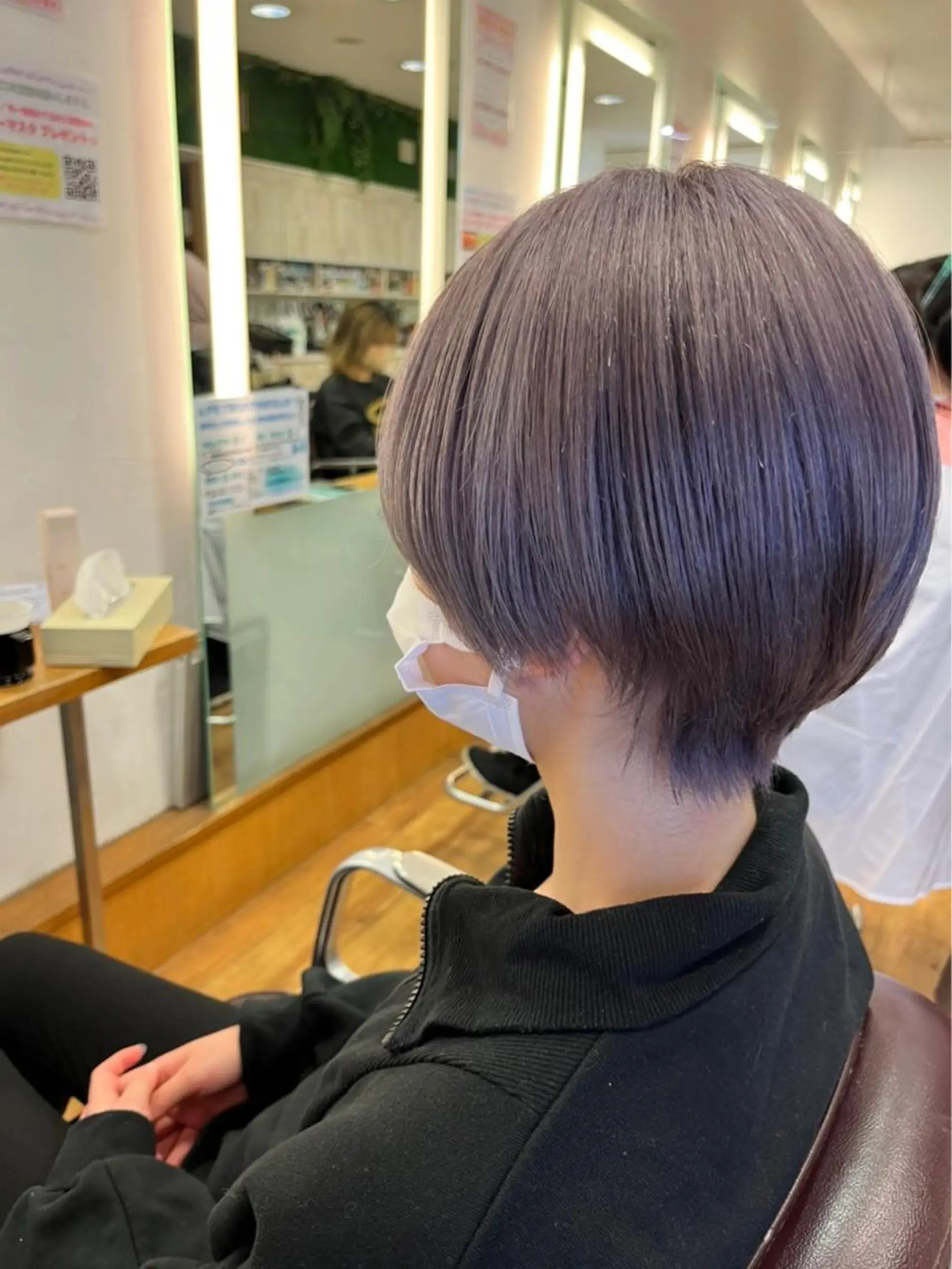 ショート カラー 茅ヶ崎/ハイトーン /レイヤーカットのヘアスタイル