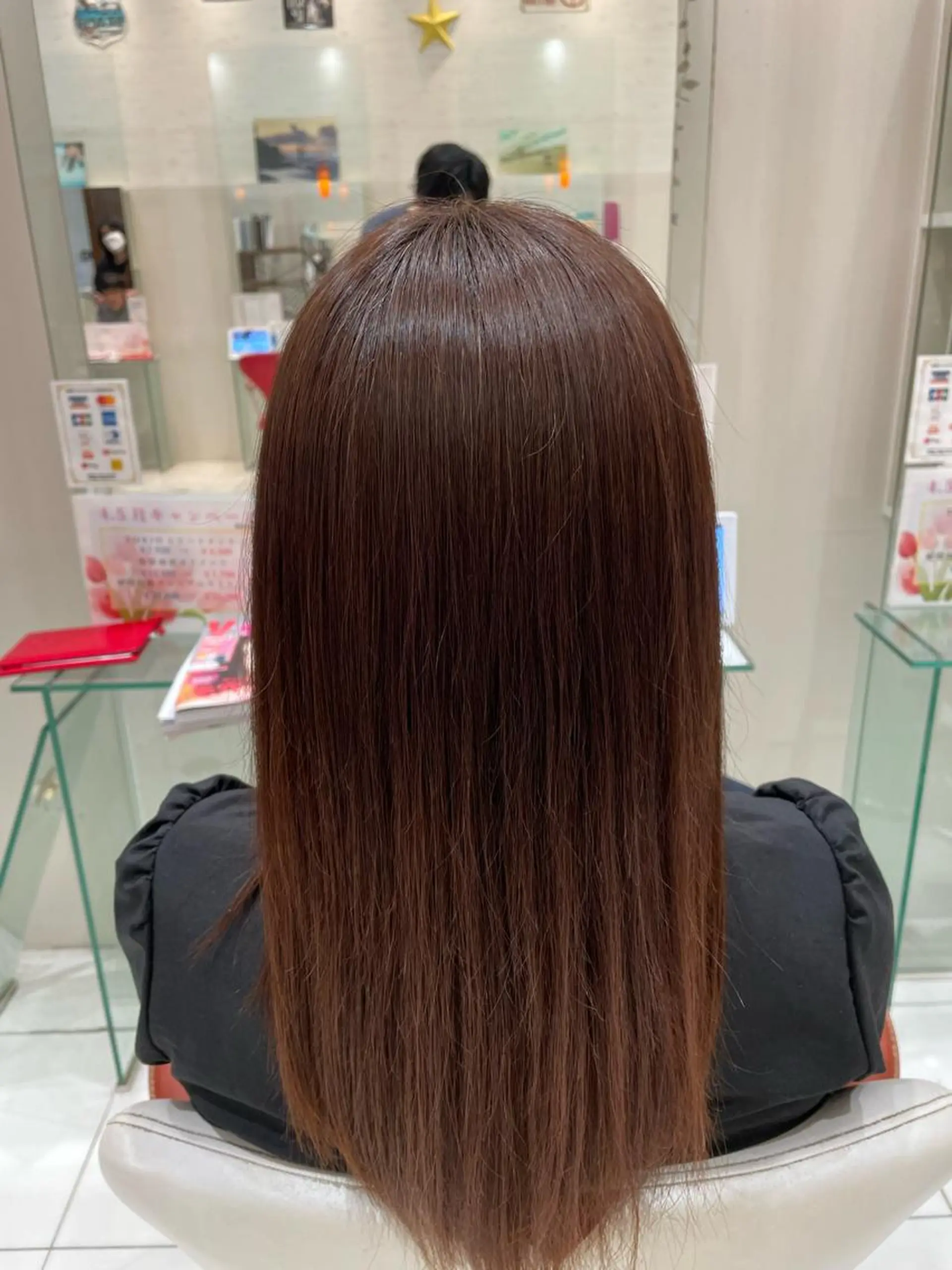セミロング カット 縮毛矯正 トリートメント 金井 郁弥のヘアスタイル