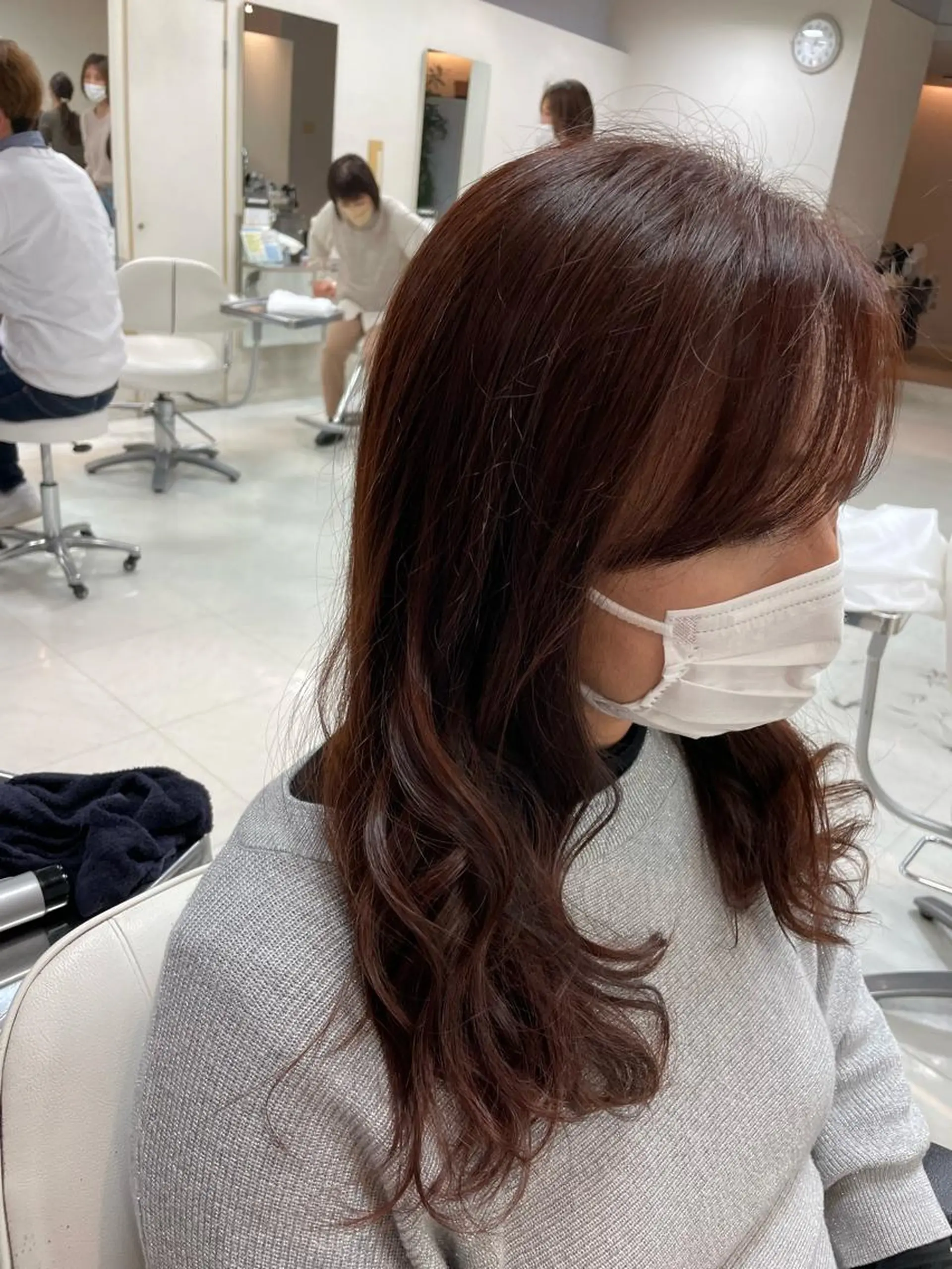 ロング カラー アプリコットブラウン ブラウンカラー カット ヘアカラー 藤田 聖矢のヘアスタイル