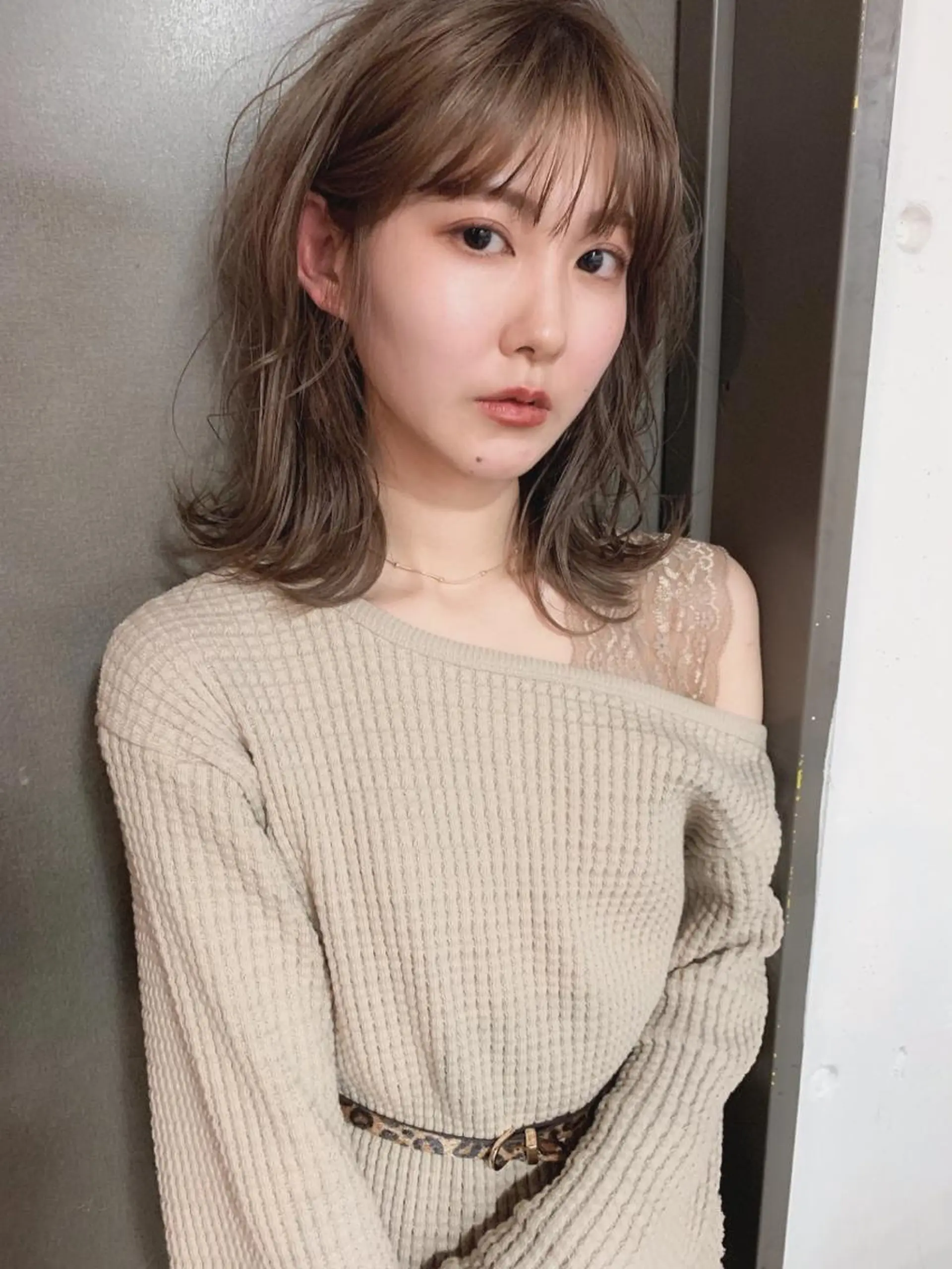 ミディアム カラー パーマ ヘアアレンジ メンズ キッズ ネイル マツエク・マツパ ベージュカラー ミルクティーベージュ 古賀 侑磨のヘアスタイル