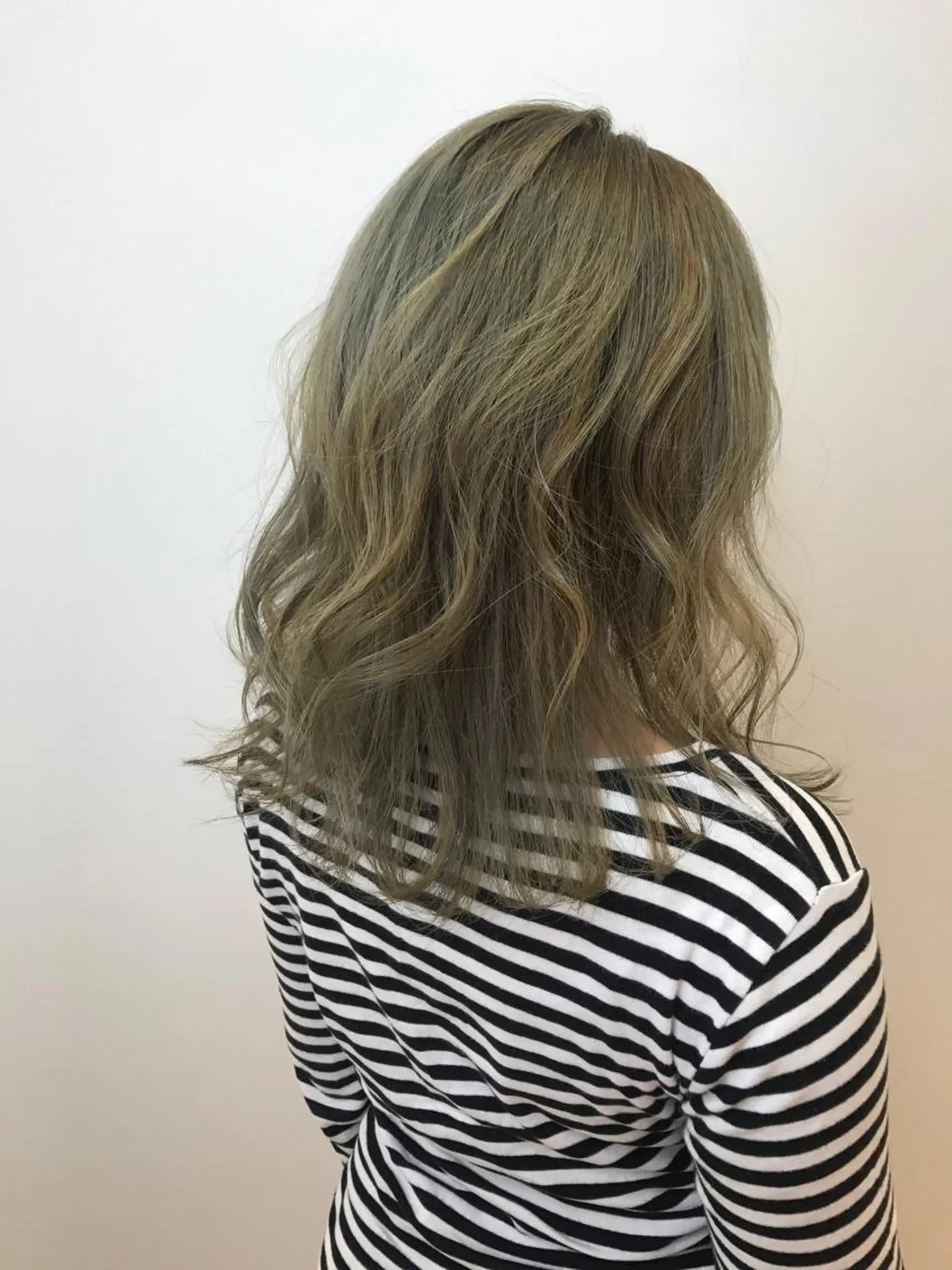 セミロング カラー カット ヘアカラー 湯浅 了一のヘアスタイル