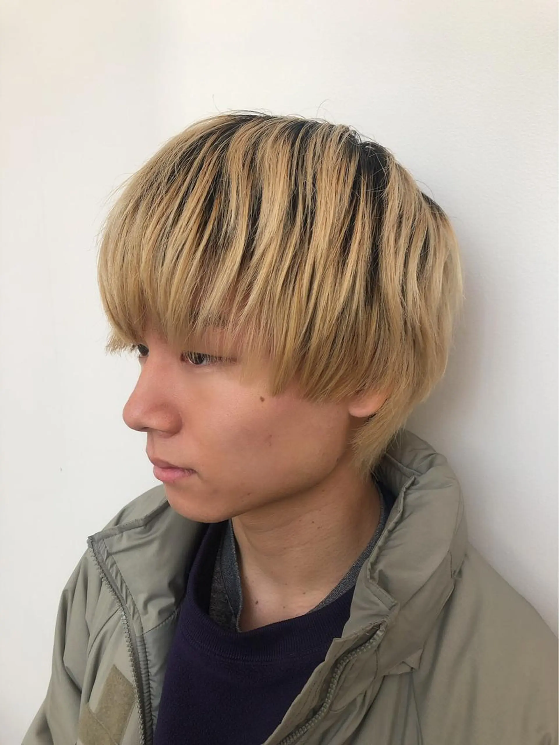 ミディアム カラー ヘアアレンジ メンズ マッシュウルフ マッシュ メンズウルフカット ウルフカット カット 🧶ブリーチカラー TERU🧶のヘアスタイル