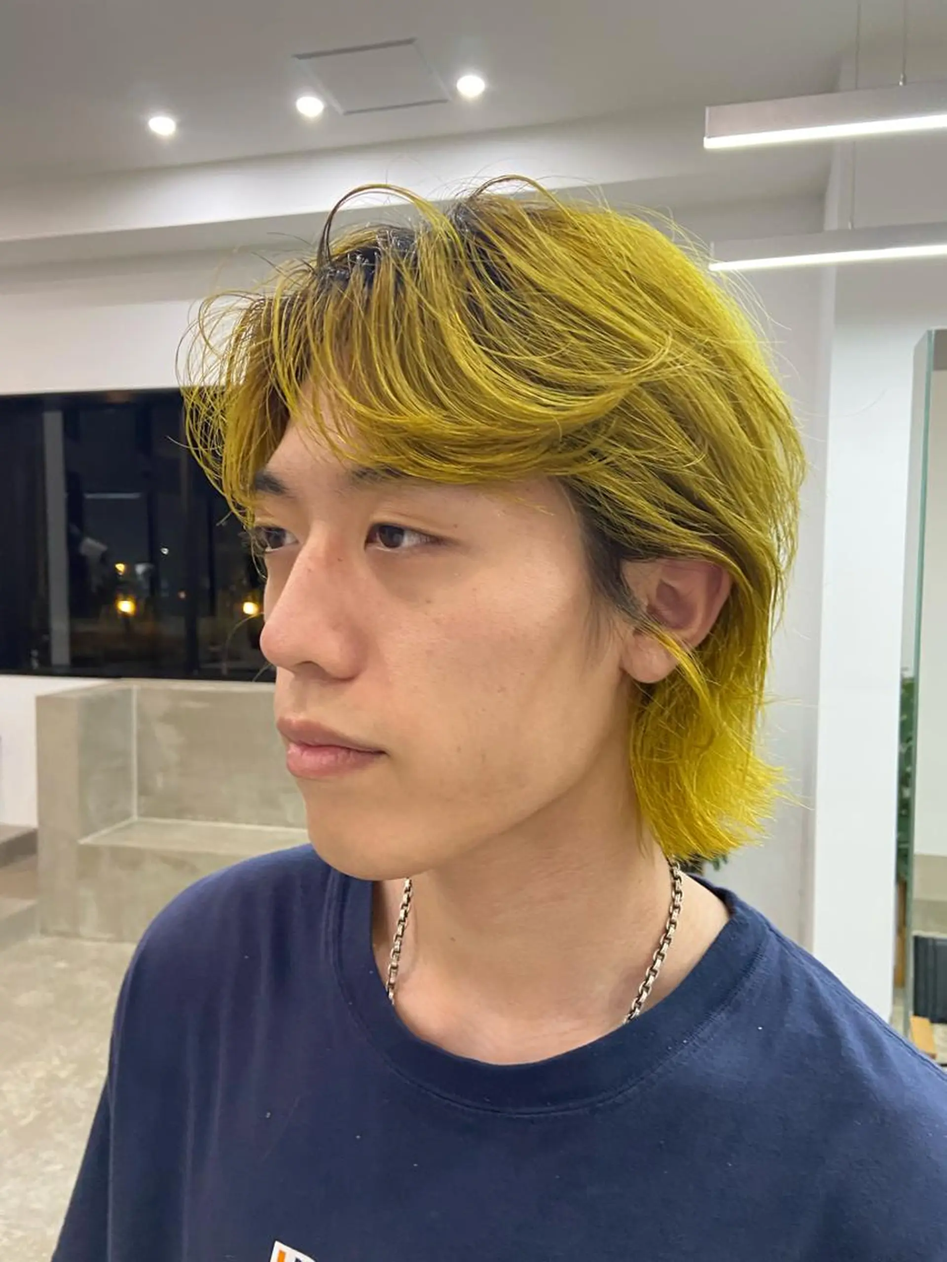 ショート カラー イエローカラー 山岸 未玖のヘアスタイル