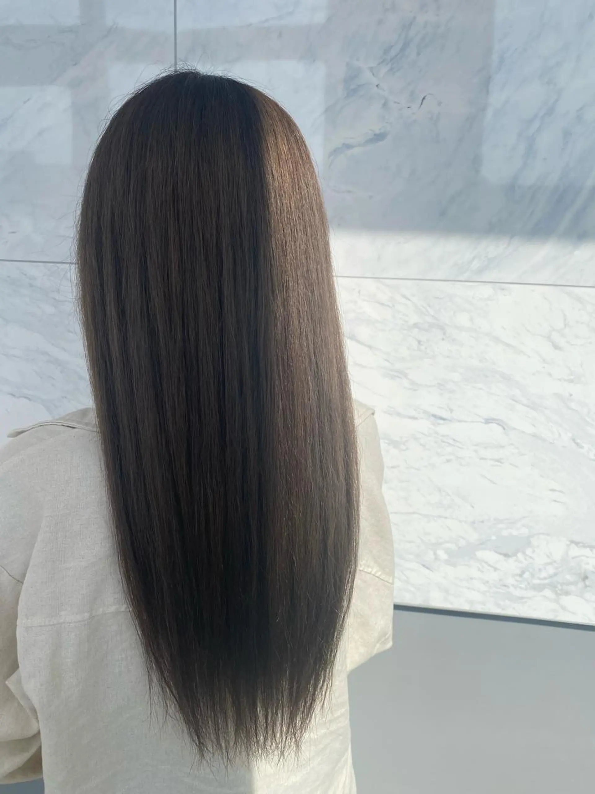 ロング カラー アッシュ ベージュカラー ミルクティーベージュ 松永 らりっさのヘアスタイル