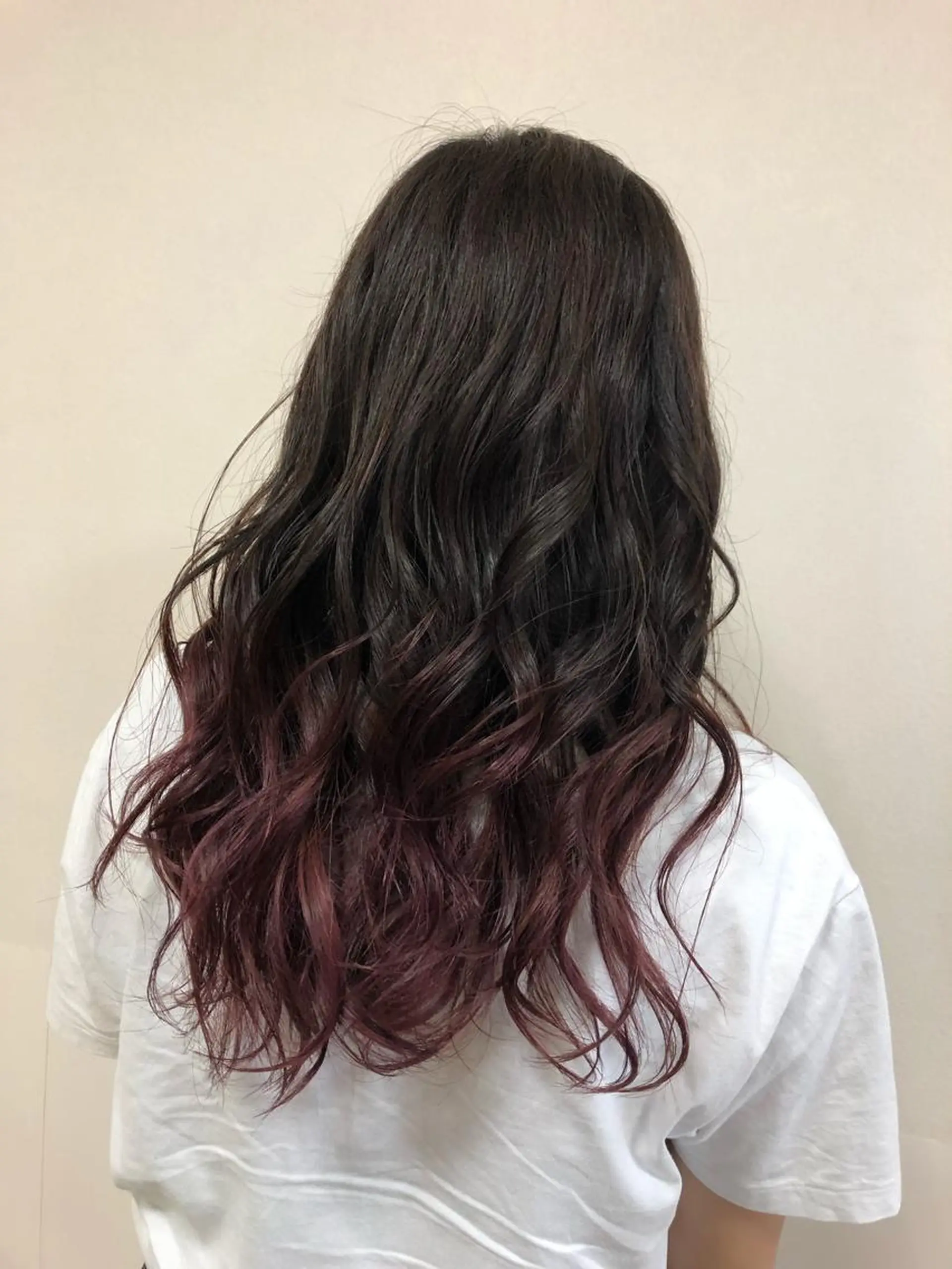 ロング カラー ヘアアレンジ グラデーションカラー ラベンダーカラー レッドカラー 似合わせカット 丸谷 みくのその他イメージ