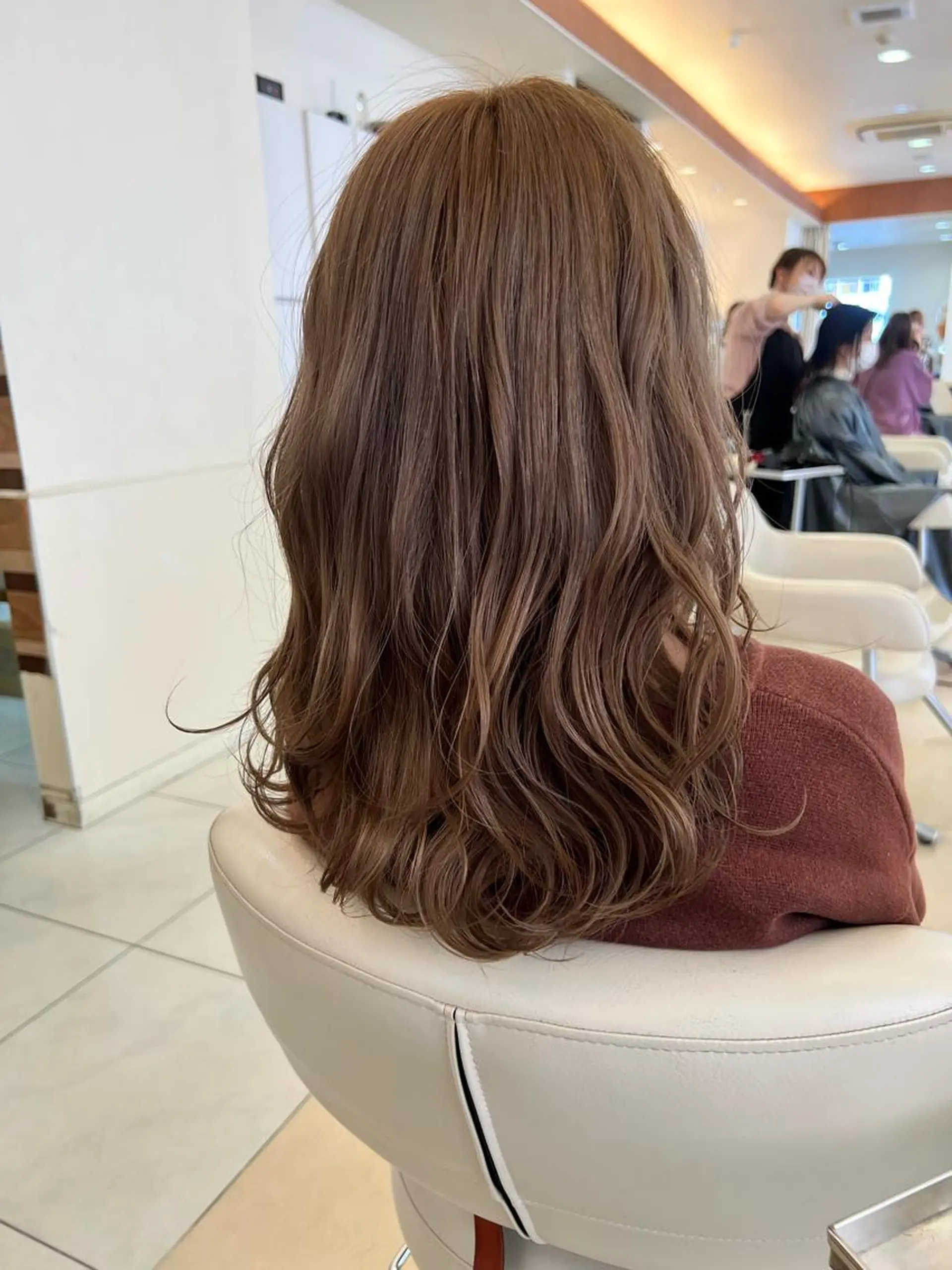 セミロング カット ヘアカラー 牧野 佳樹のヘアスタイル