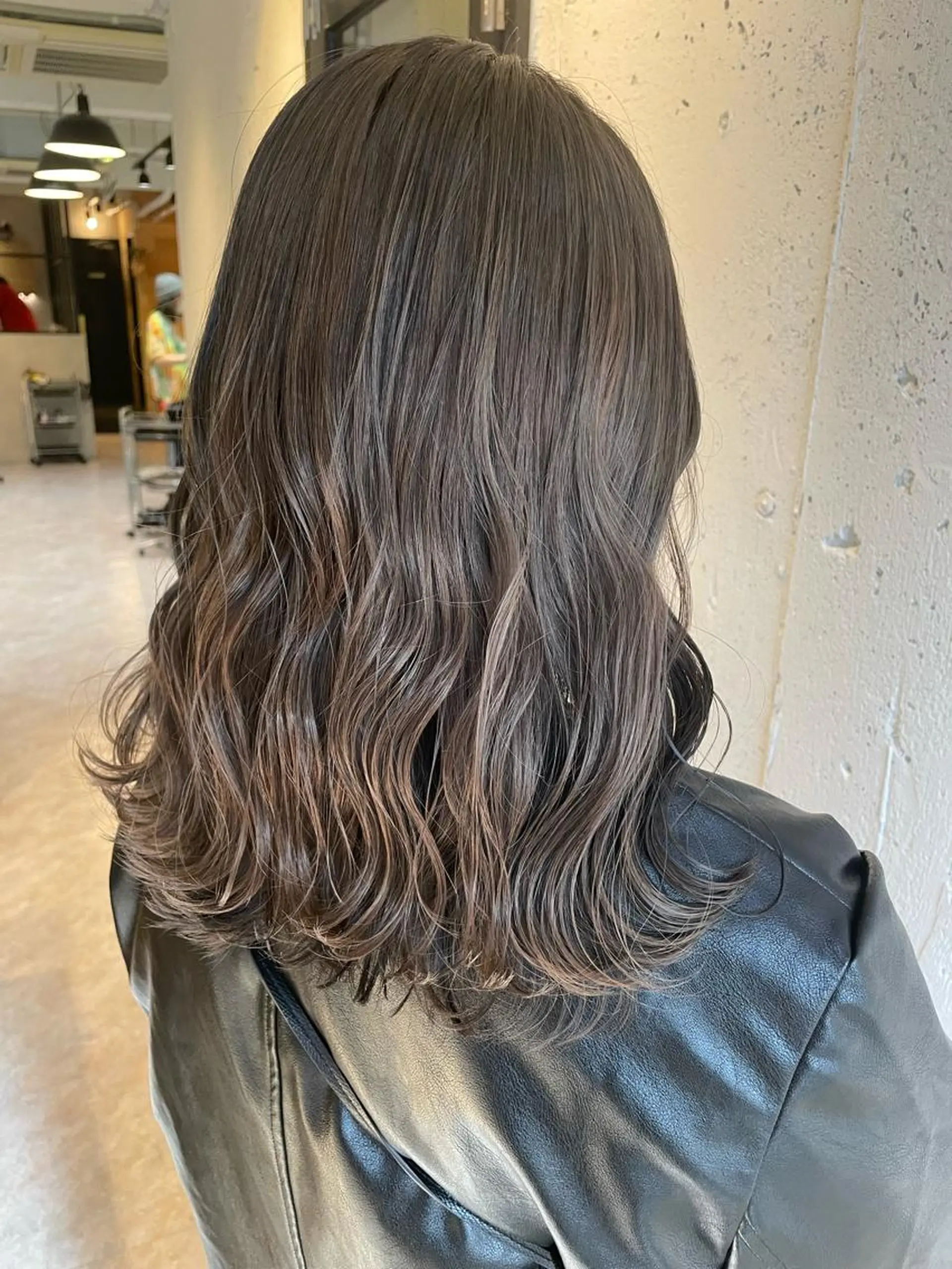 ミディアム カラー カット ヘアカラー トリートメント hisano / ハイトーン・透明感のヘアスタイル