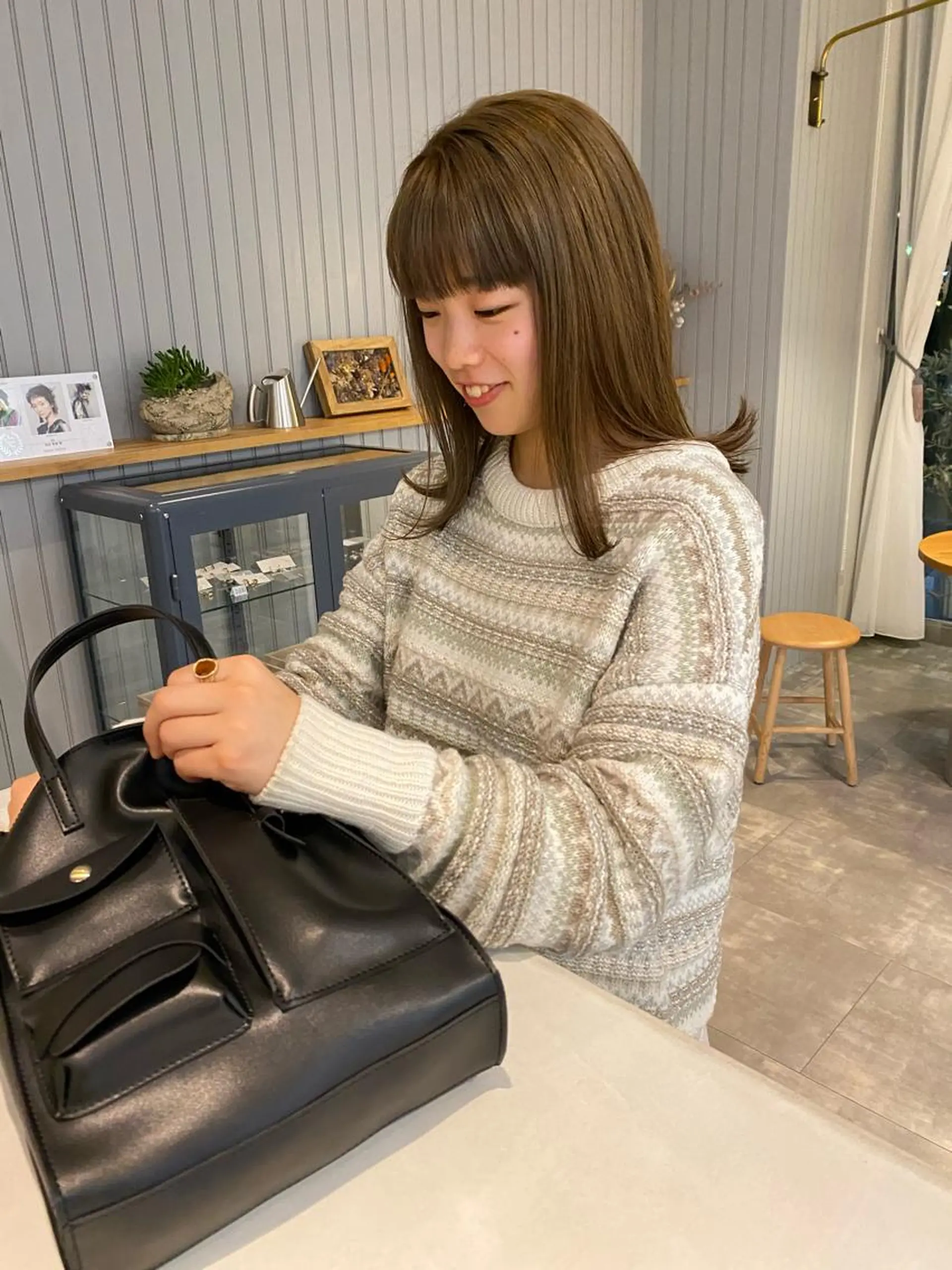 セミロング カラー niu所属・加藤 真由のヘアスタイル