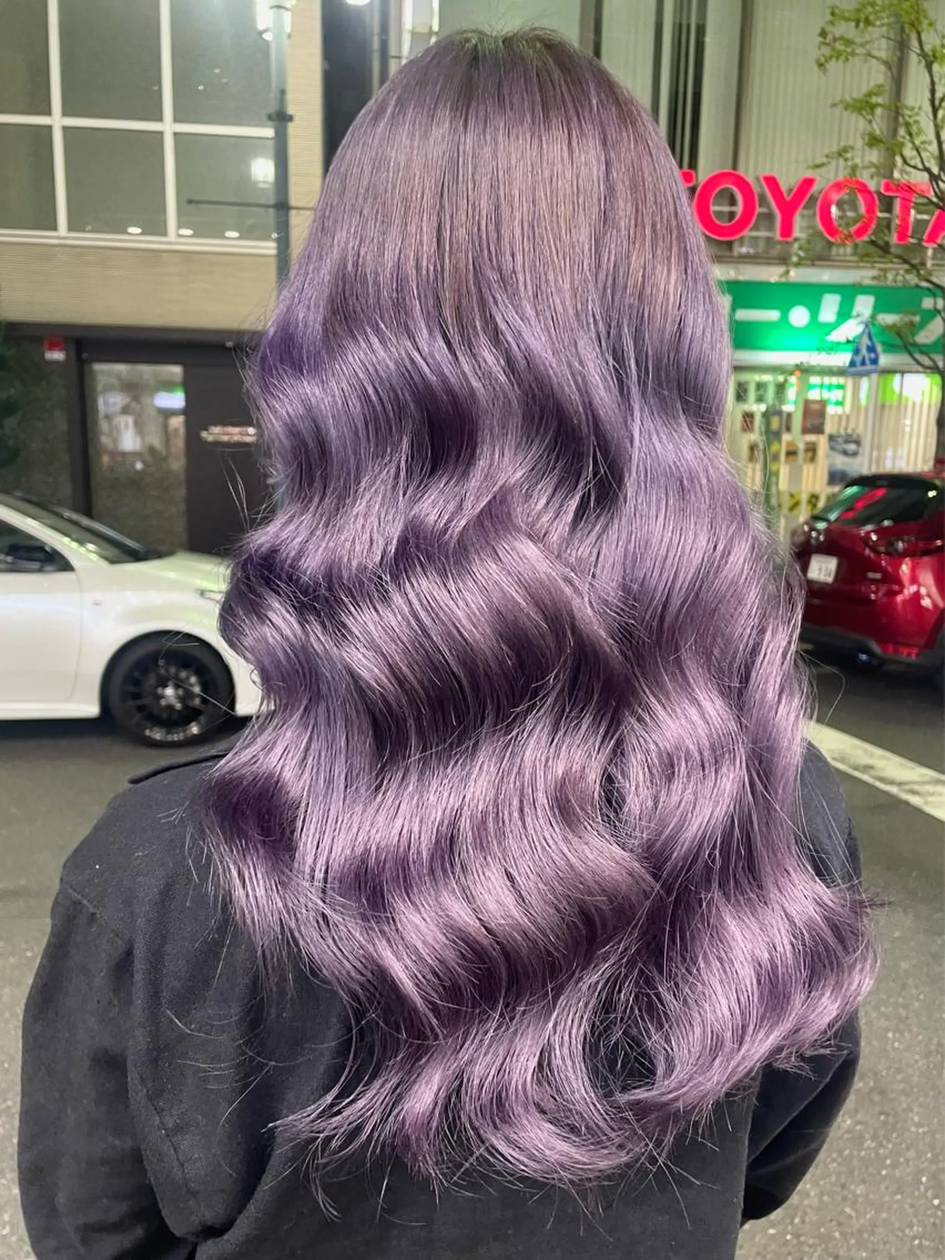 セミロング カラー パープルカラー ヨシンモリ イザワ アヤ🐇のヘアスタイル
