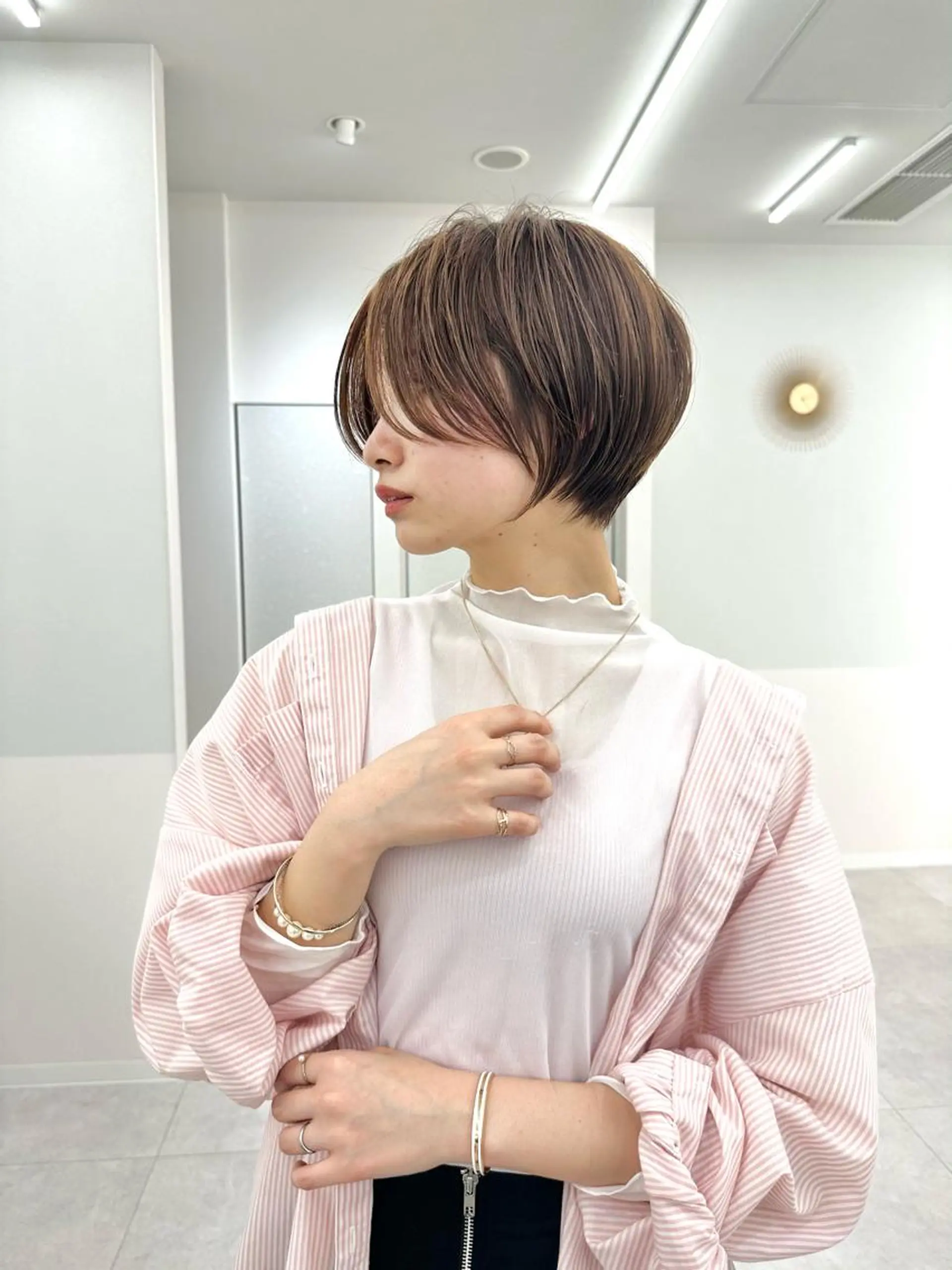 ショート カラー ショートボブ ショートレイヤー ハンサムショート 丸みショート ボブ カット ヘアカラー トリートメント ヘッドスパ 木原良 (キハラ リョウ)のヘアスタイル