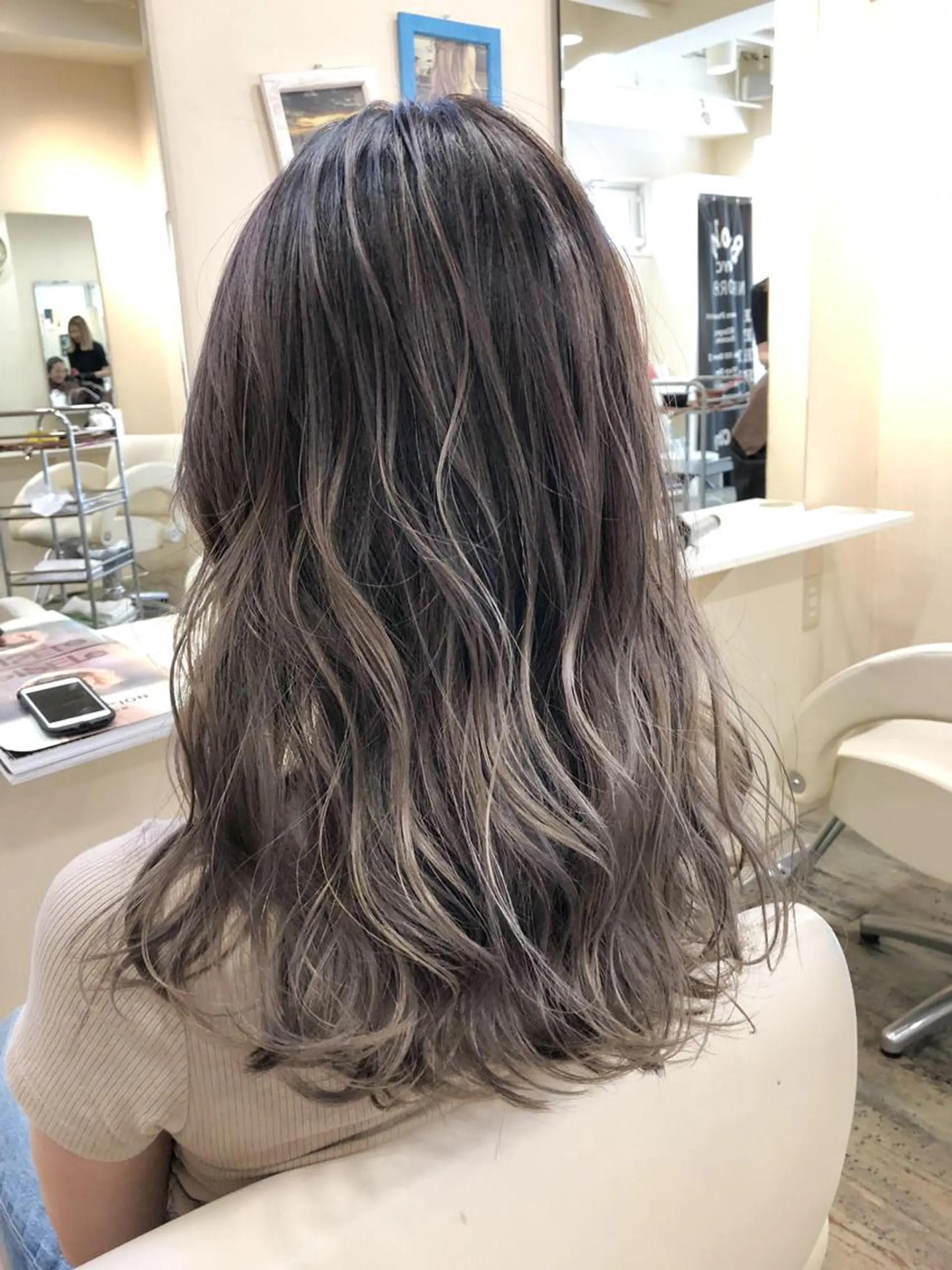 セミロング カラー グラデーションカラー ハイライトカラー ハイライト WONK. ウォンク 心斎橋のヘアスタイル