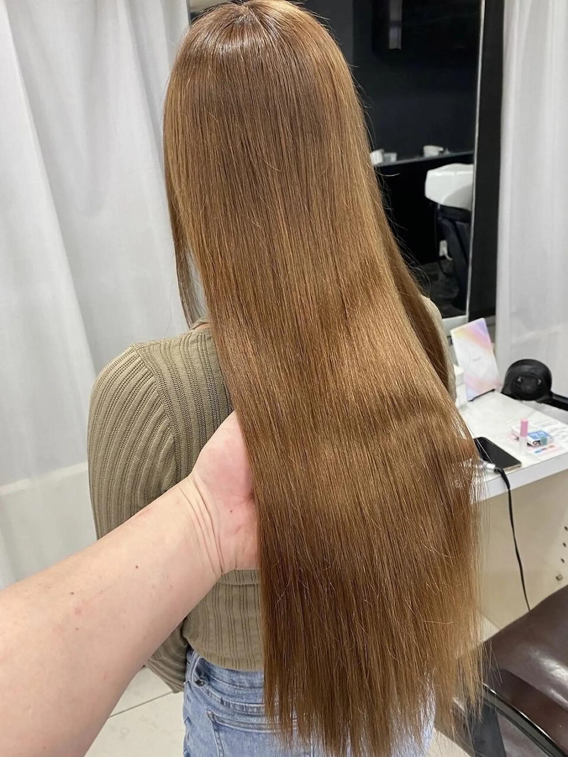 カラー ロング シールエクステ バレイヤージュ ベージュカラー ブリーチ ケアブリーチ M. KURUMIのヘアスタイル