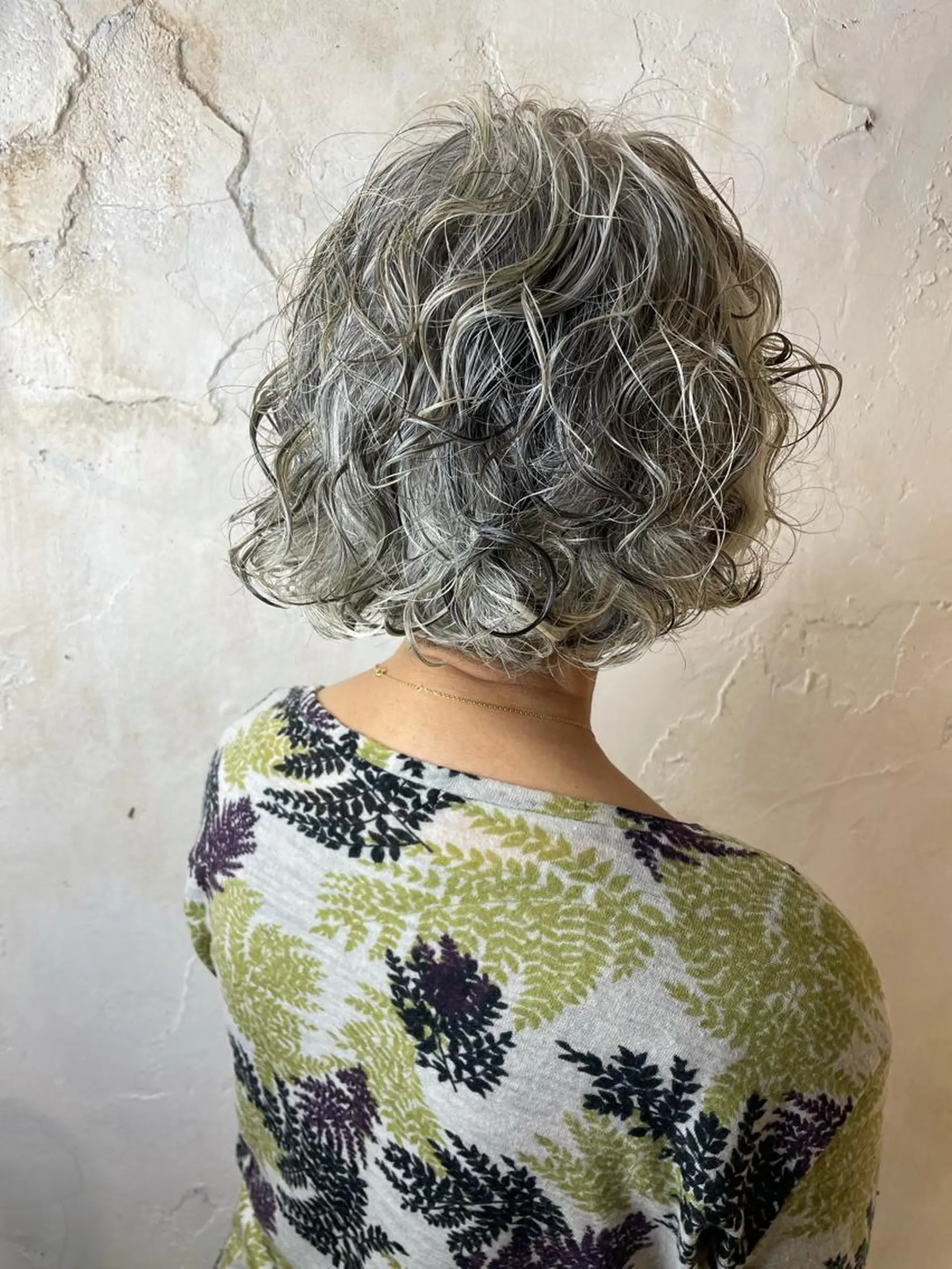ショート ミセス カット パーマ トリートメント マネージャー 山城洸希のヘアスタイル