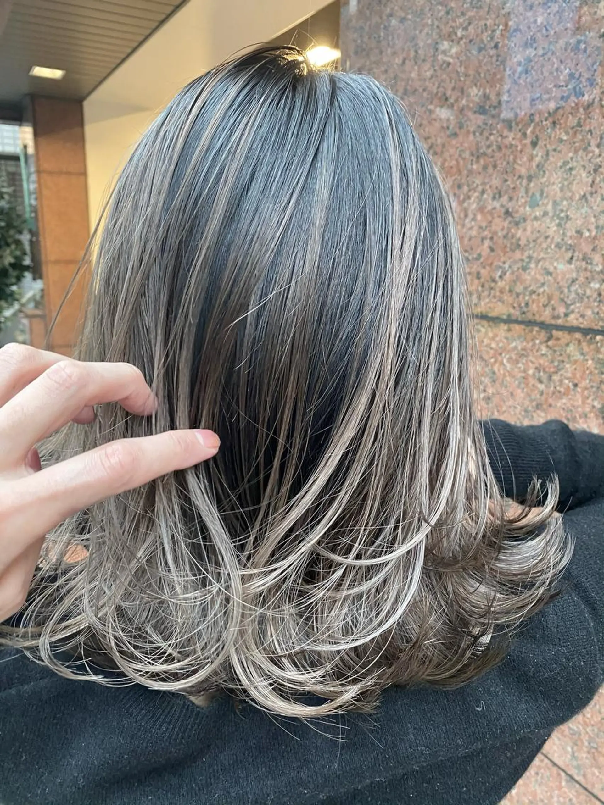 セミロング カラー ヘアアレンジ バレイヤージュ グレージュ レイヤーカット TOPSTYLIST 🇬🇧JIMMYのヘアスタイル