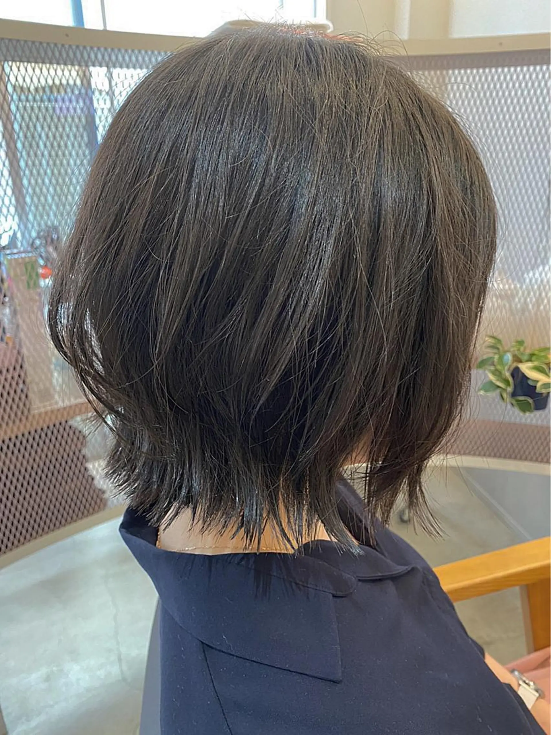 ミディアム カラー ミディアムレイヤー レイヤーカット 似合わせカット得意 仁井亮のヘアスタイル