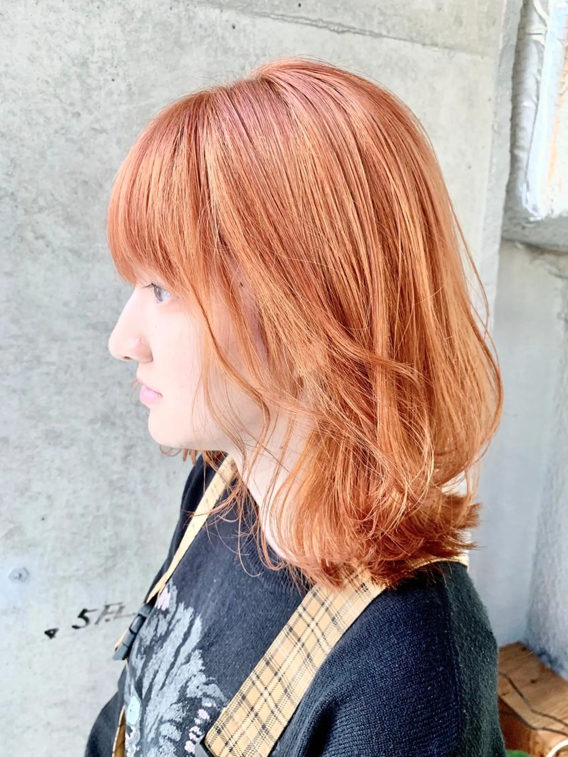 ミディアム カラー ベージュカラー ブリーチ オレンジ オレンジベージュ 艶髪ハイトーンカラー 💘kazueのヘアスタイル