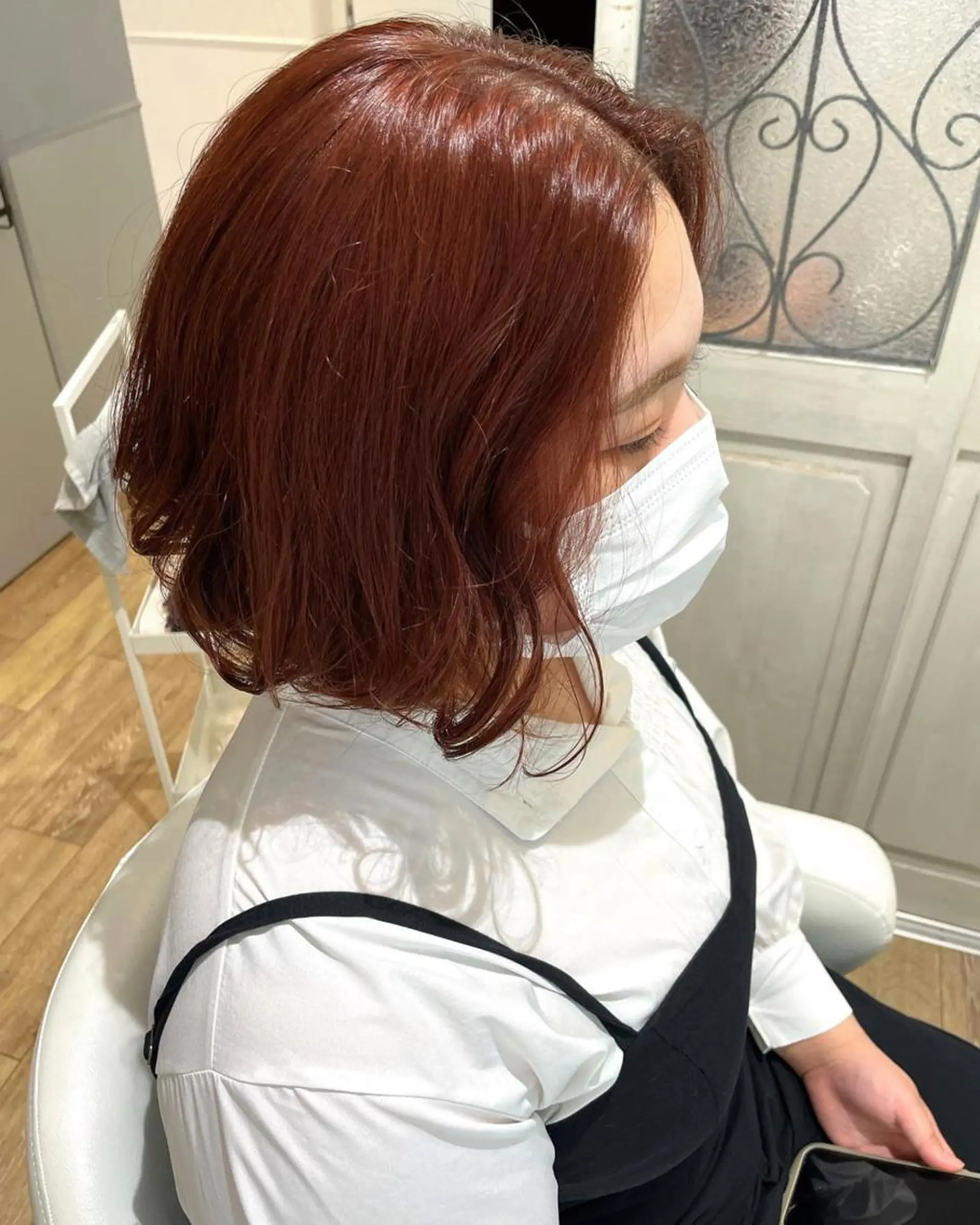 ミディアム カラー パーマ ヘアアレンジ メンズ キッズ ネイル マツエク・マツパ メンズブリーチ ブリーチ ブリーチなしカラー レッドカラー 赤色 🫧垢抜けヘア🫧 SHIORIのヘアスタイル