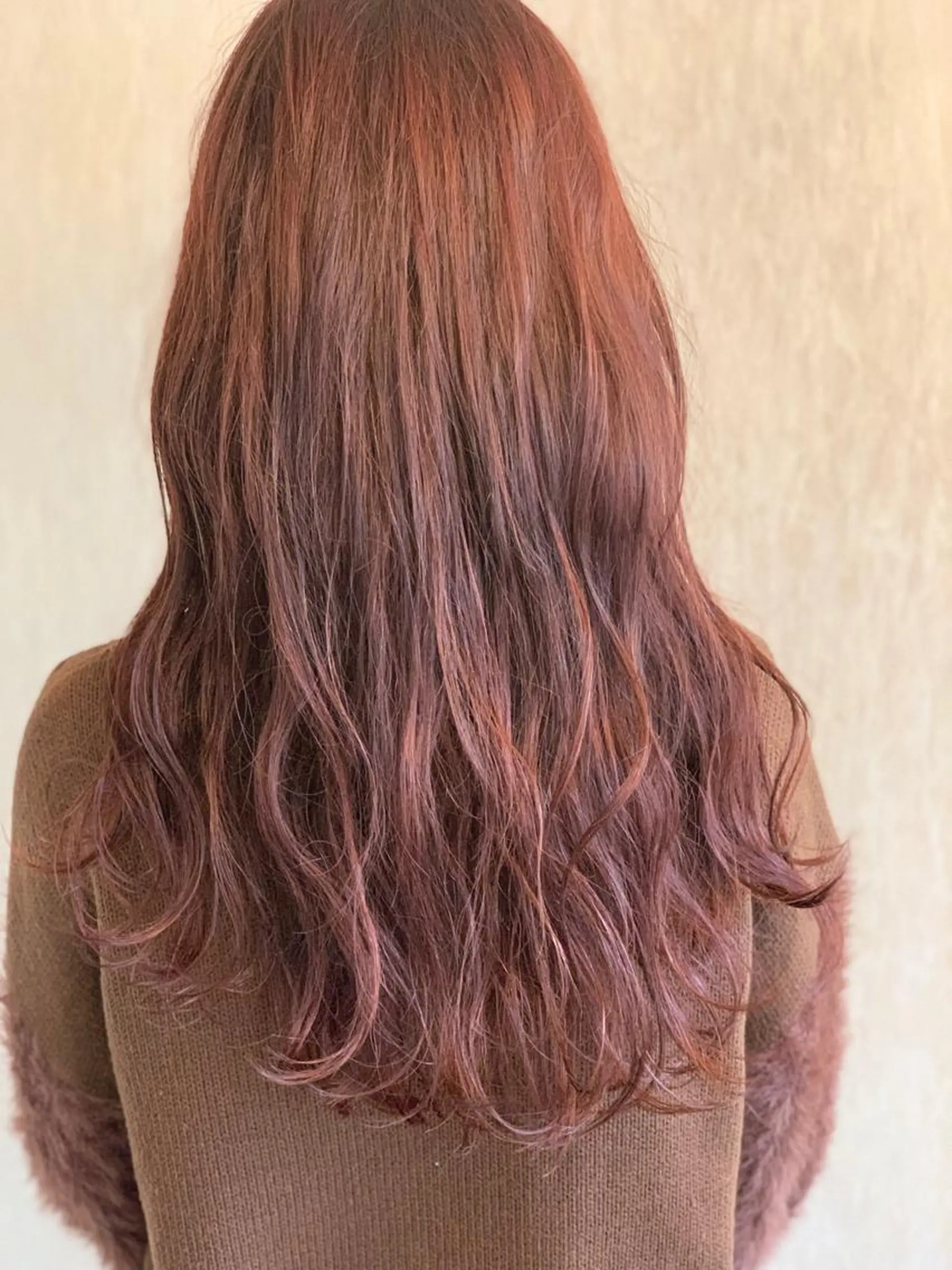 ロング カラー レッドカラー ヘアカラー トリートメント LUXBE LUCE那覇イオン店所属・LUXBE LUCEのヘアスタイル