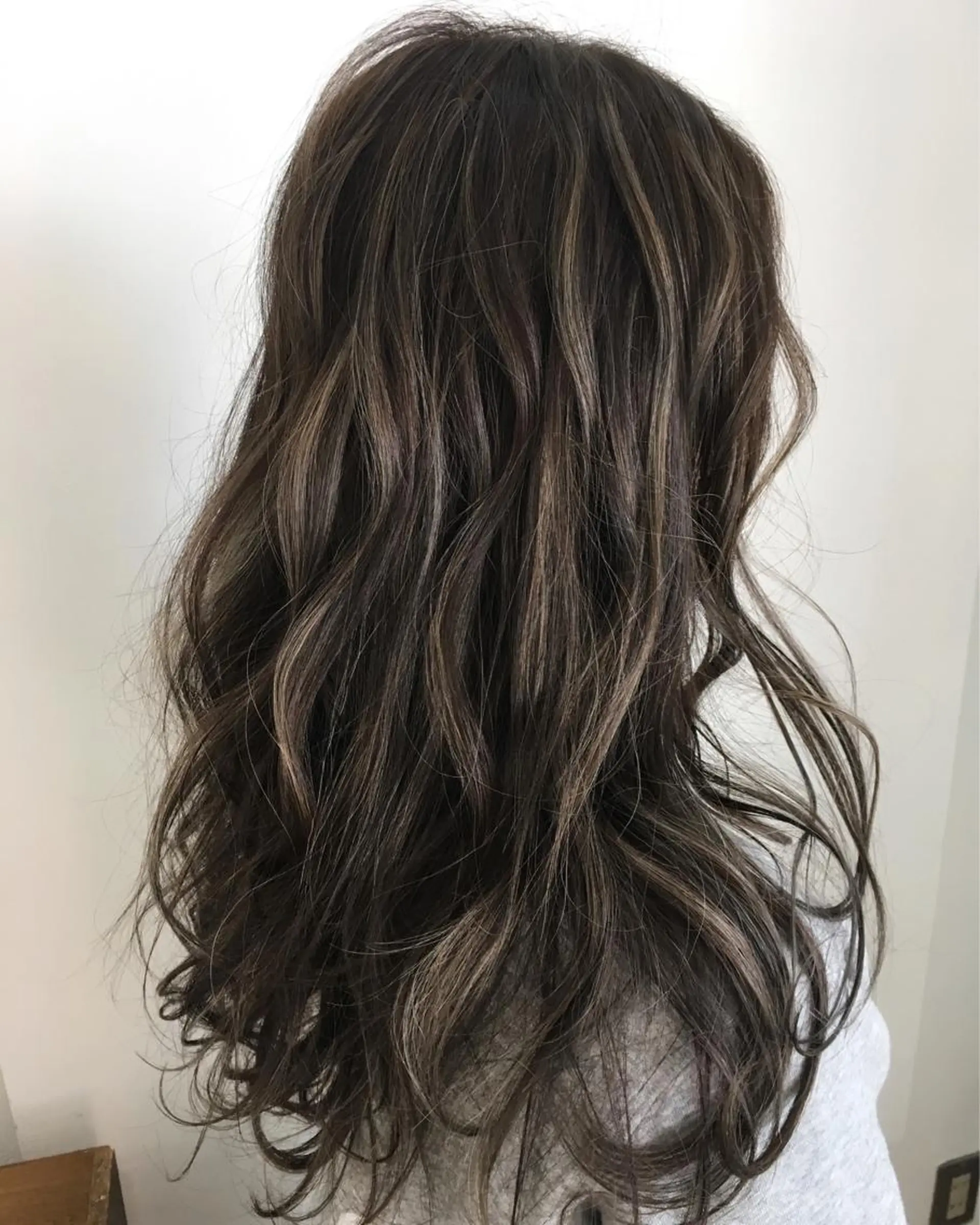 カラー アッシュ ダークアッシュ デザインカラー ハイライトカラー Batta所属・坂上 岳のヘアスタイル