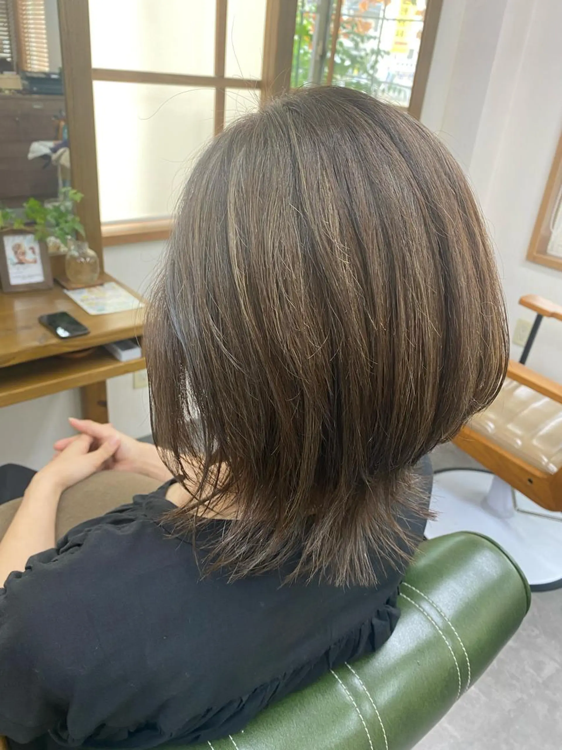 ミディアム ハイライト カット ヘアカラー トリートメント 永沼 真依のヘアスタイル