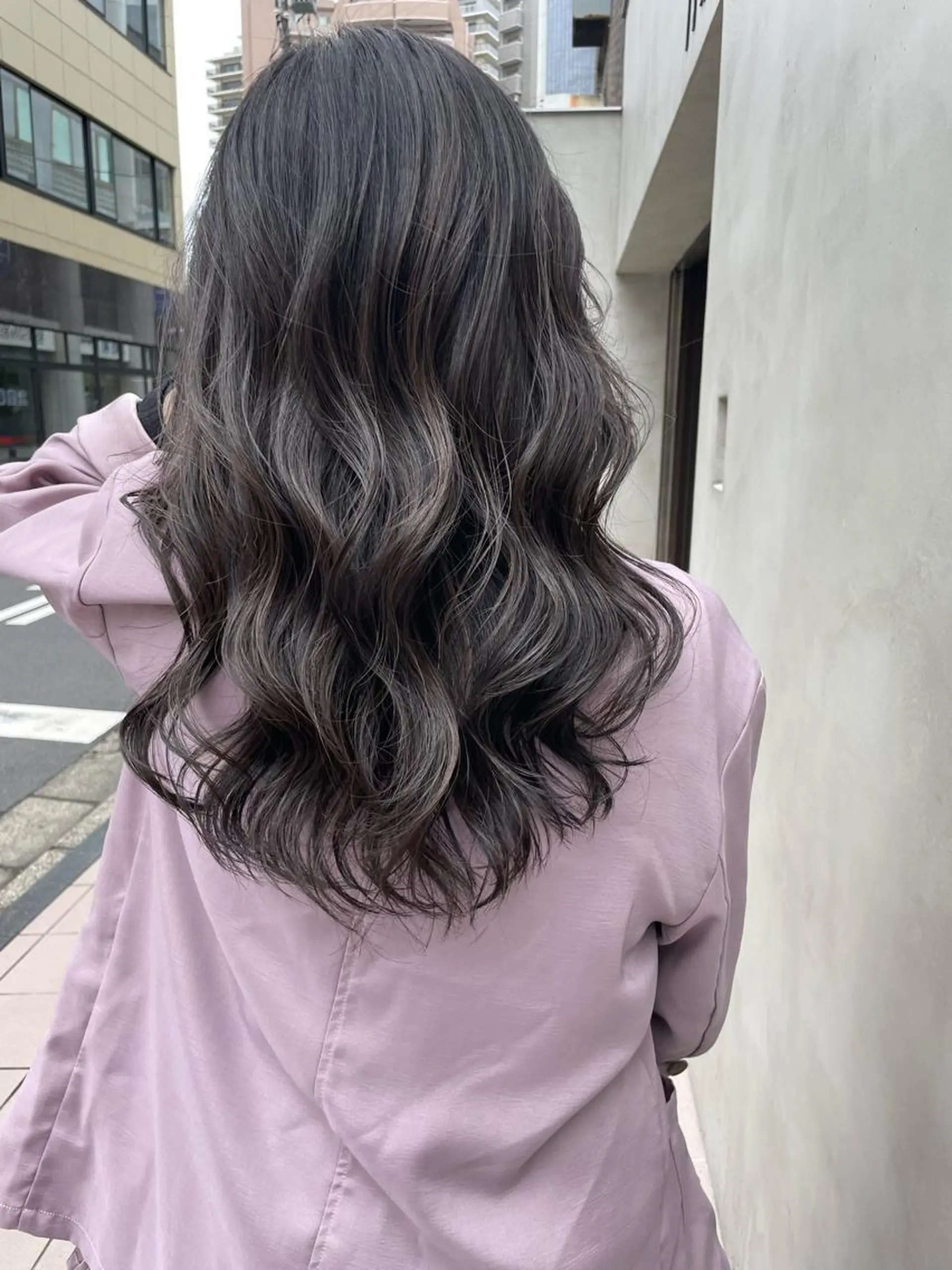 ミディアム アッシュ カット ヘアカラー トリートメント 冨岡 祐太郎✂️のヘアスタイル