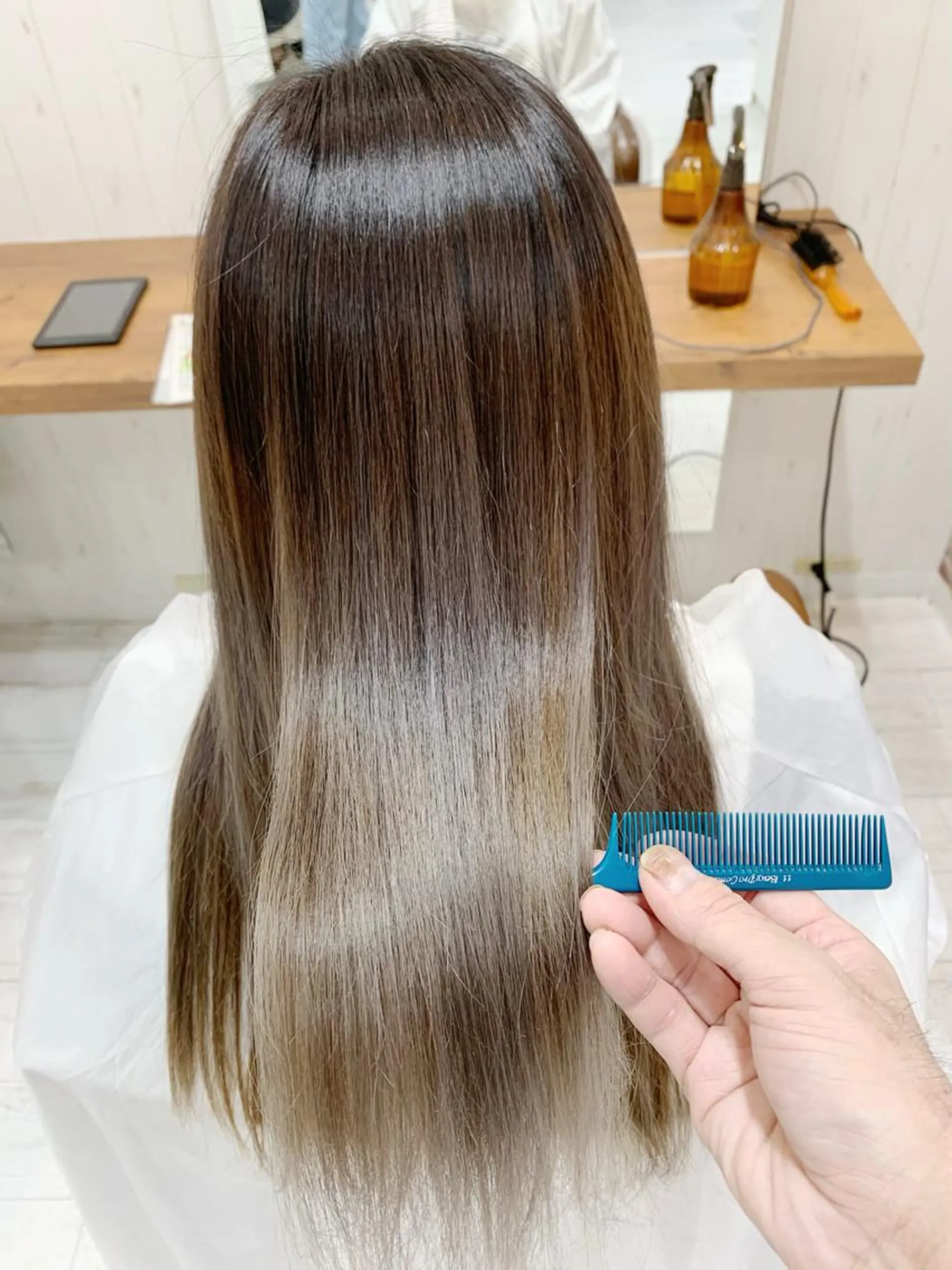 ロング カラー グレージュ カット ヘアカラー brace 立花のヘアスタイル