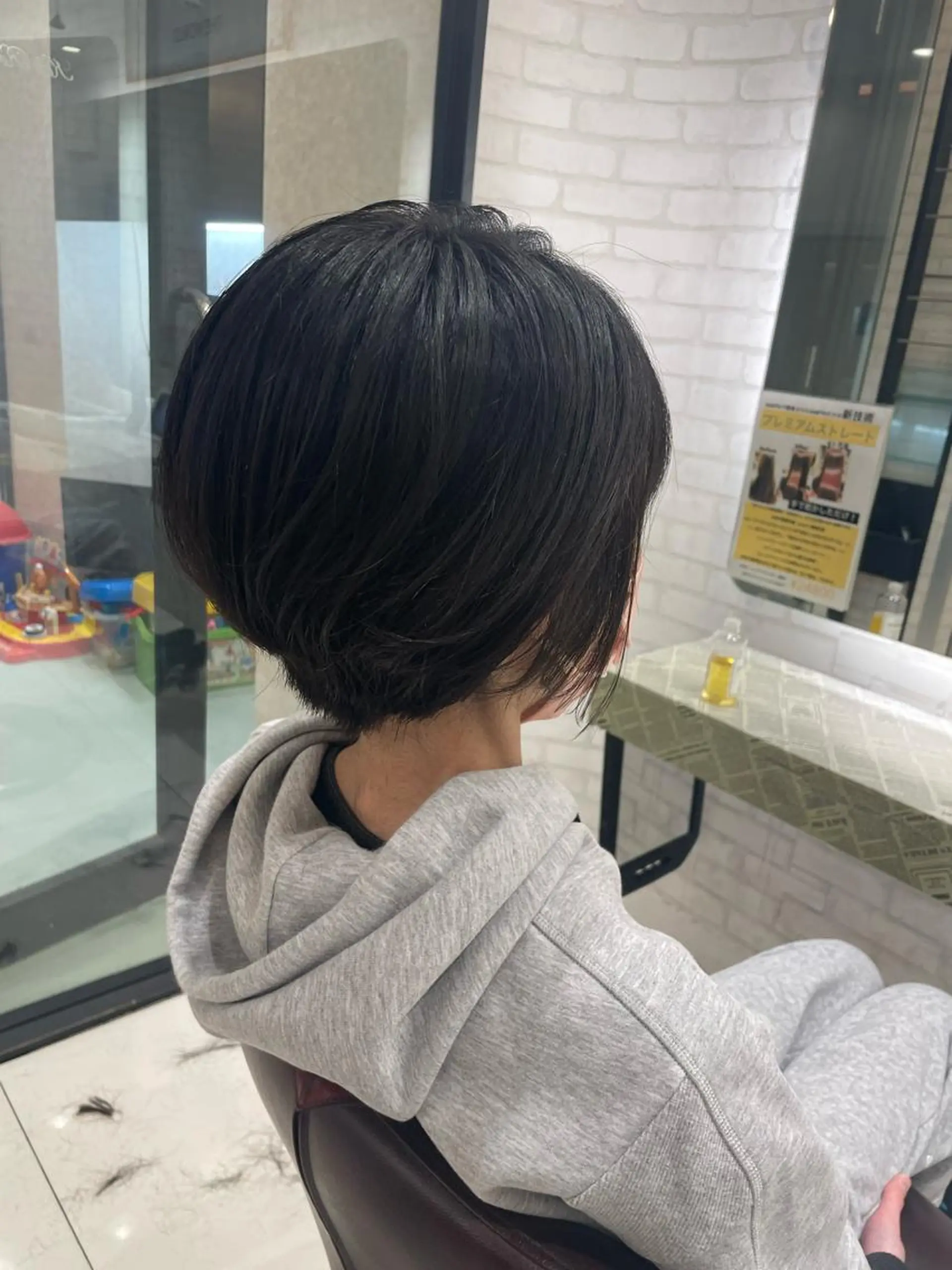 ショート カラー カット ヘアカラー トリートメント EARTH 山﨑龍馬のヘアスタイル