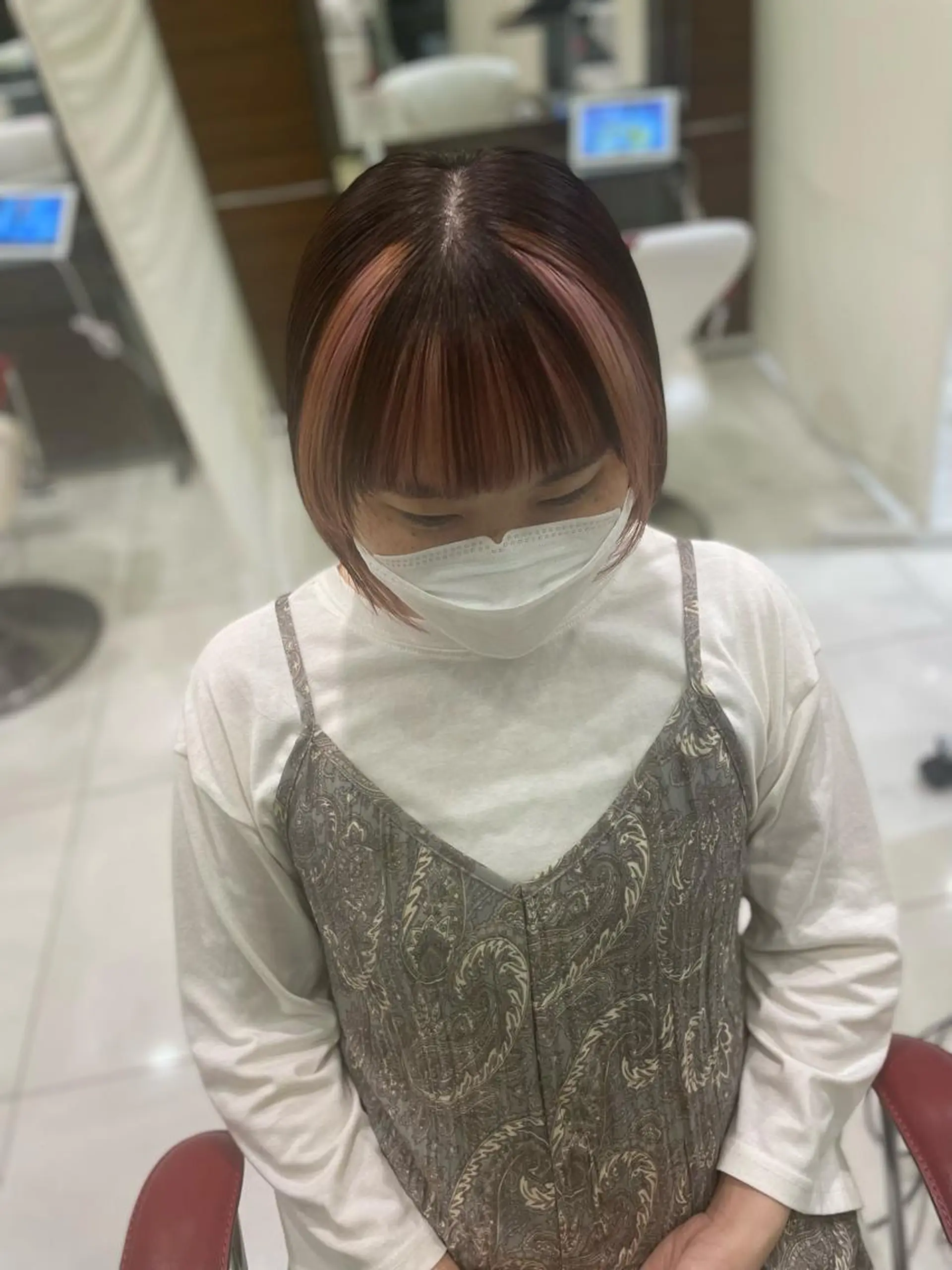 ショート カラー ミストバング  フェイスフレーミング ピンクカラー ヘアカラー 佐々木 麻純のヘアスタイル