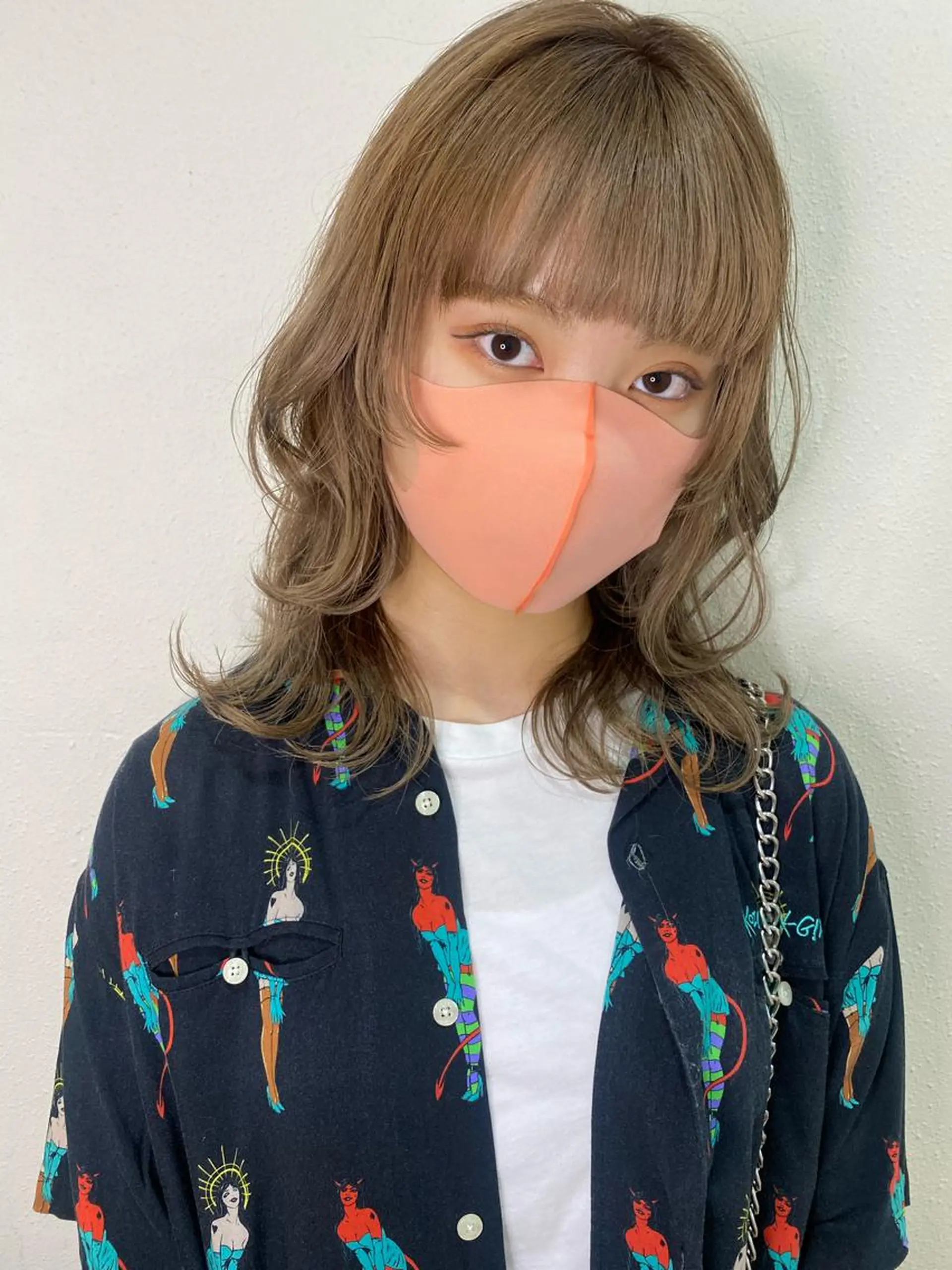 ミディアム レイヤーカット ウルフカット ウルフレイヤー ハイトーンカラー🍑 maanaのヘアスタイル