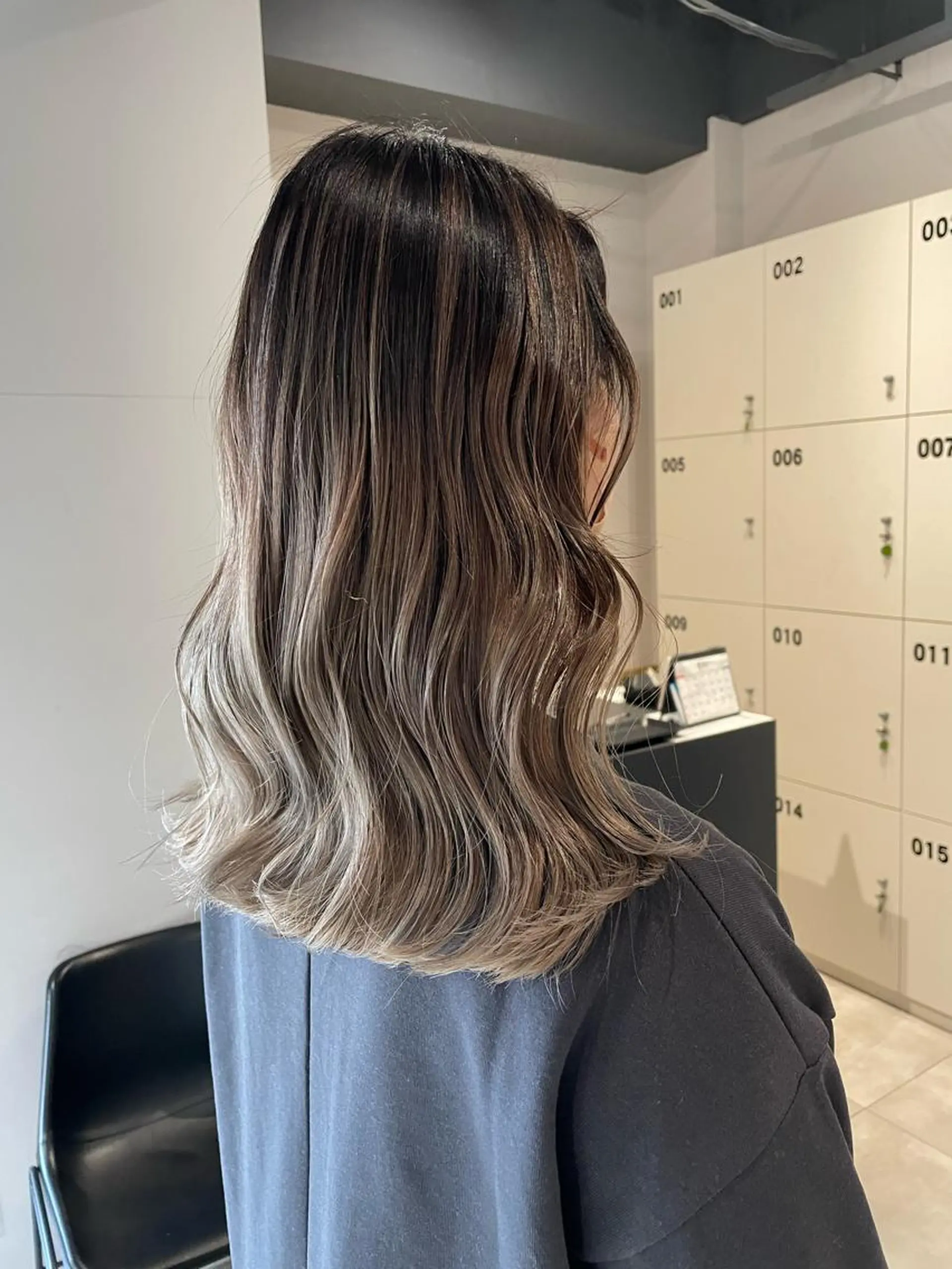 ミディアム カラー バレイヤージュ レイヤーカット ヘアカラー トリートメント ブリーチ👩‍🦳/ ‪✂︎MANAMIのヘアスタイル