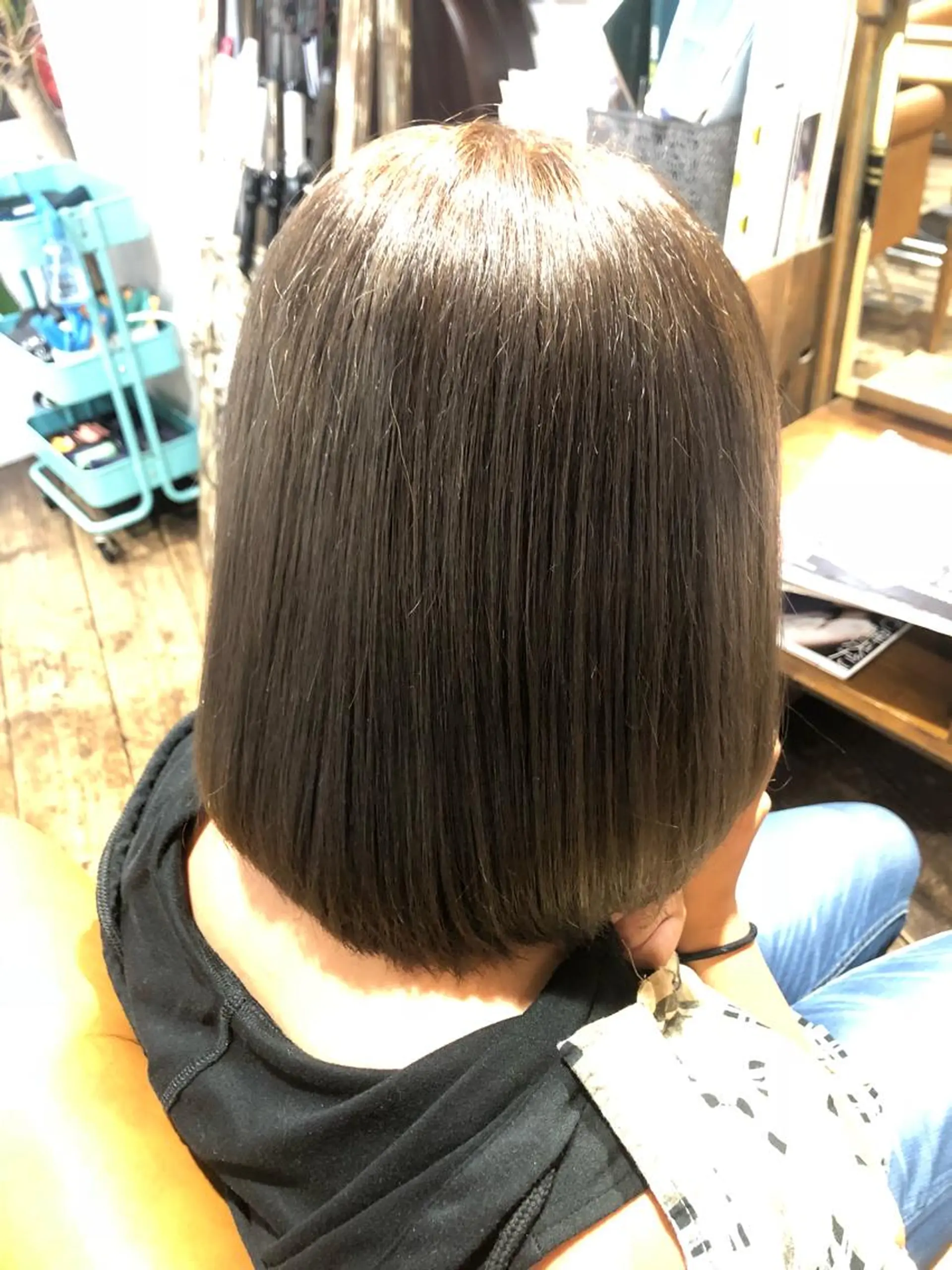 ミディアム カット ヘアカラー 縮毛矯正 トリートメント ナカオ ヤストシのヘアスタイル