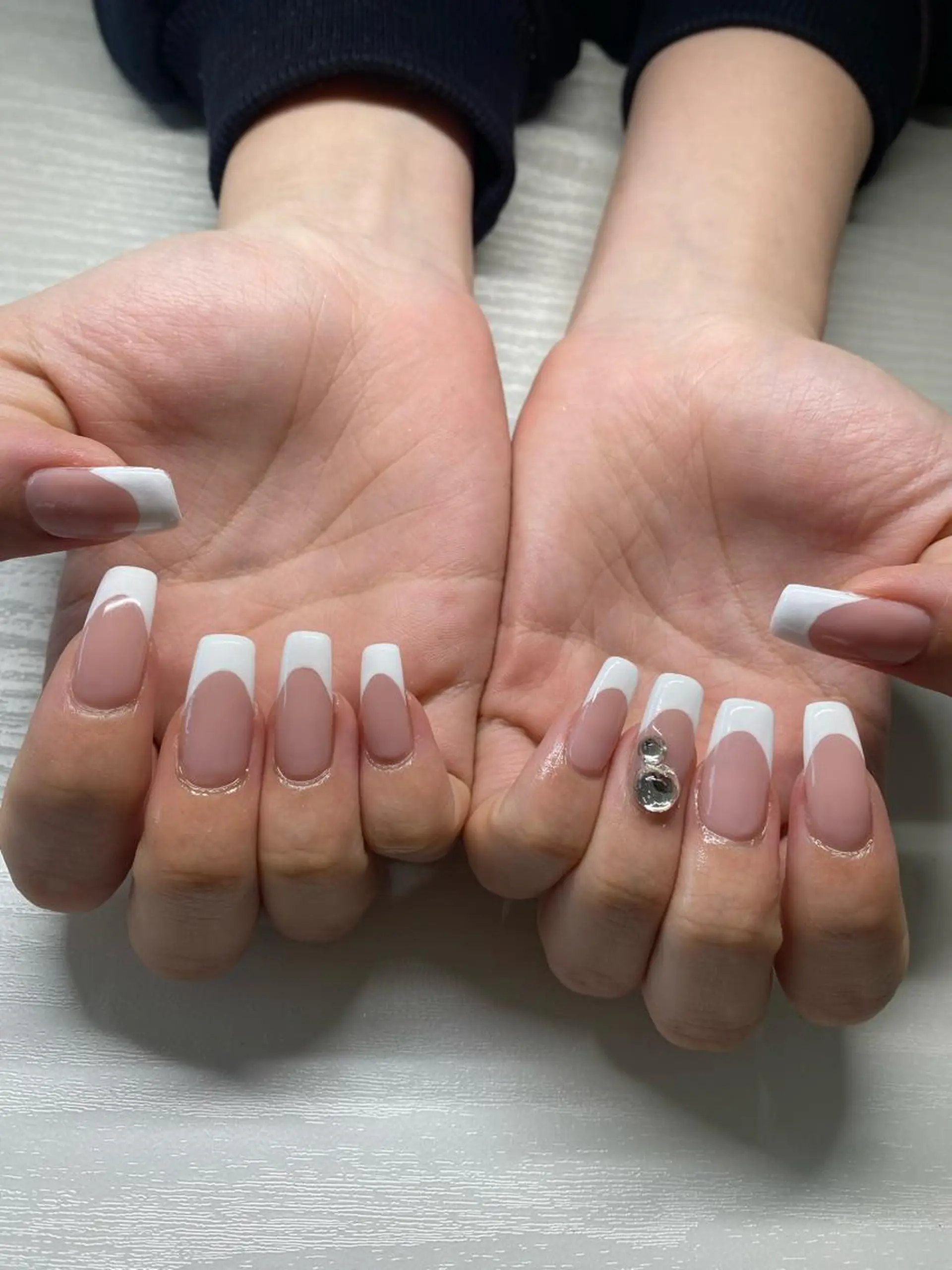 ロング カラー ネイル フレンチネイル Nailsalon Calme所属・Nailsalon Calmeのネイルデザイン