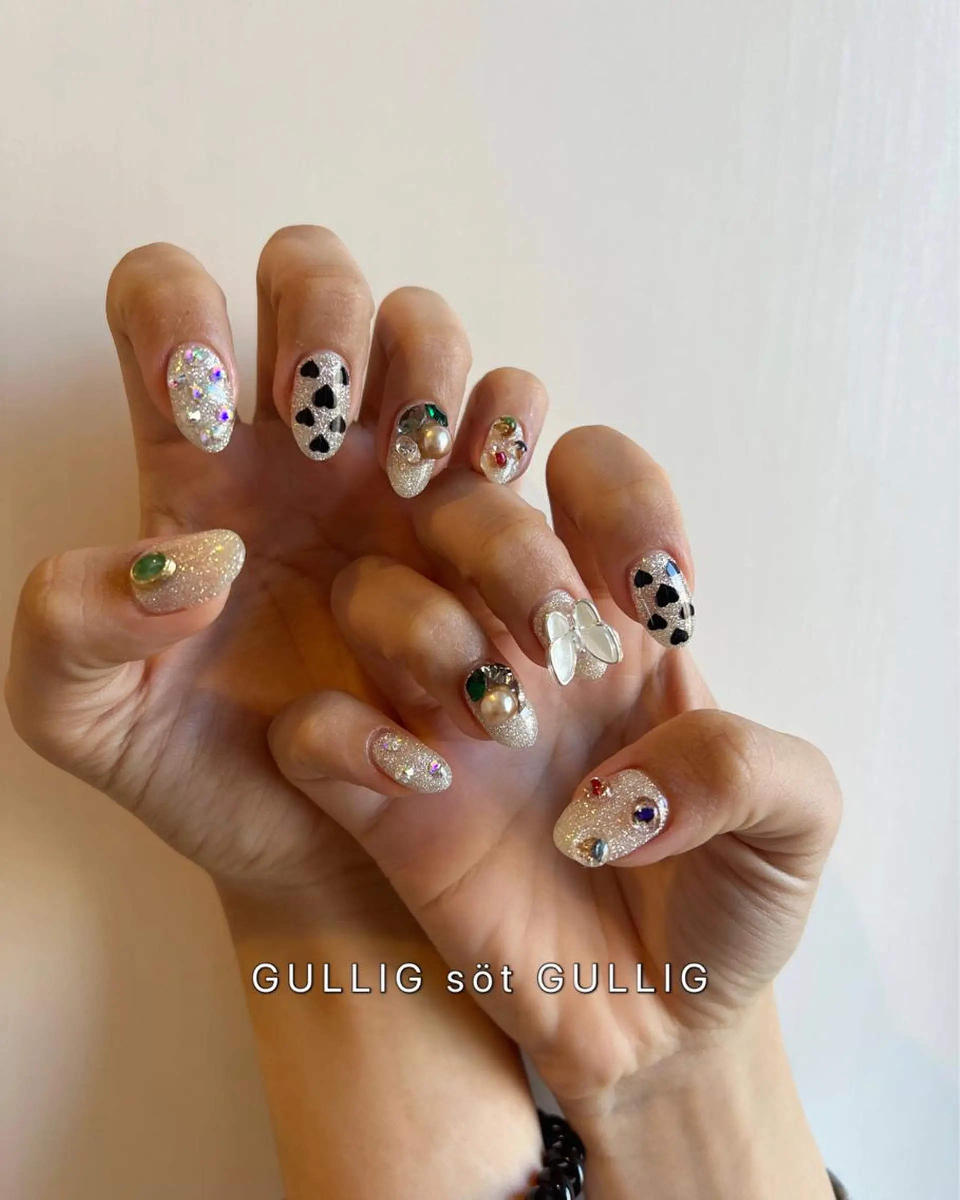 ネイル ハンドネイル フットネイル GULLIG söt GULLIGのネイルデザイン