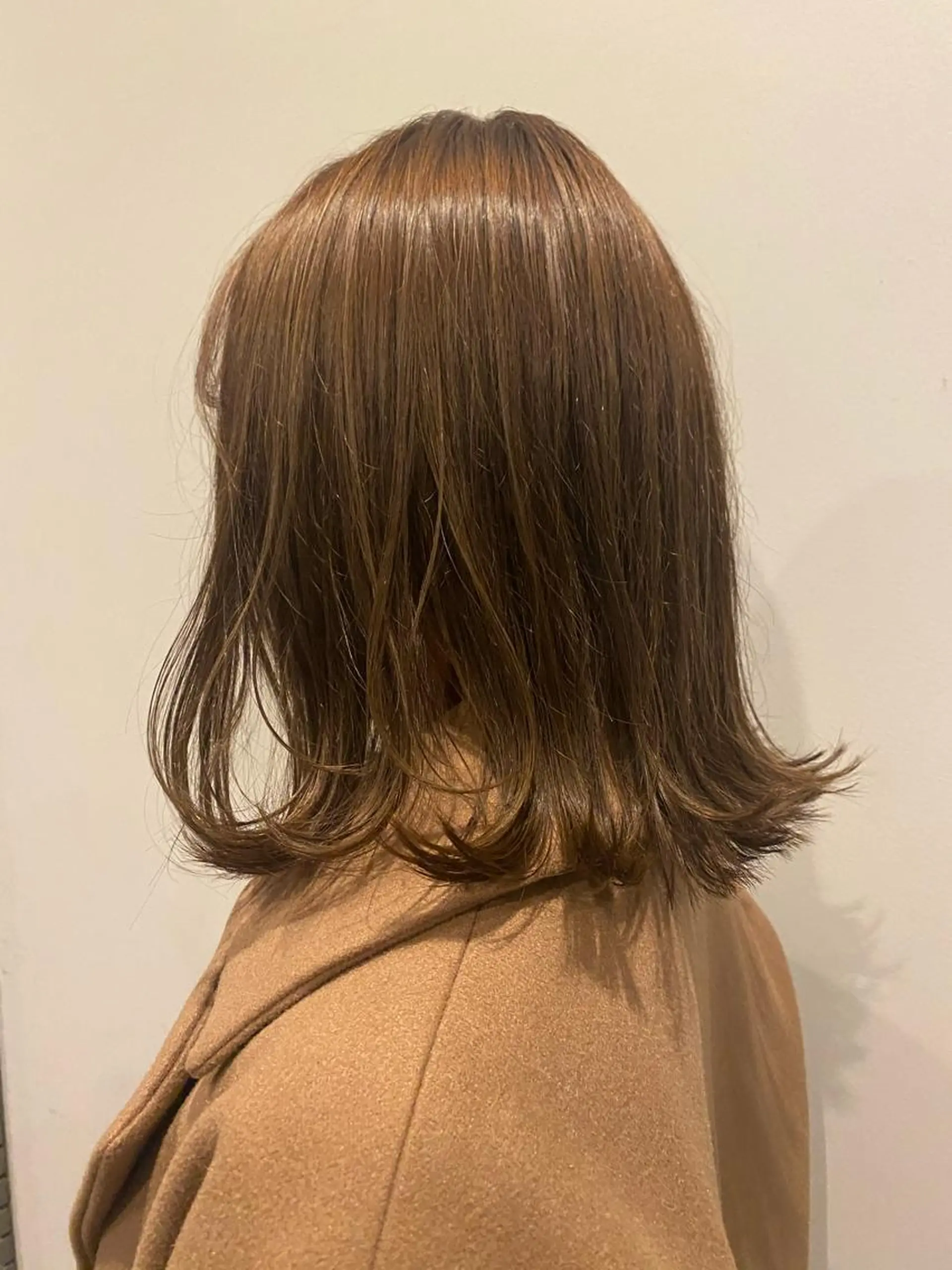 ミディアム カラー ベージュカラー ブリーチ ブリーチなしカラー loty hair design所属・SEIRA🤍 レイヤーカットのヘアスタイル