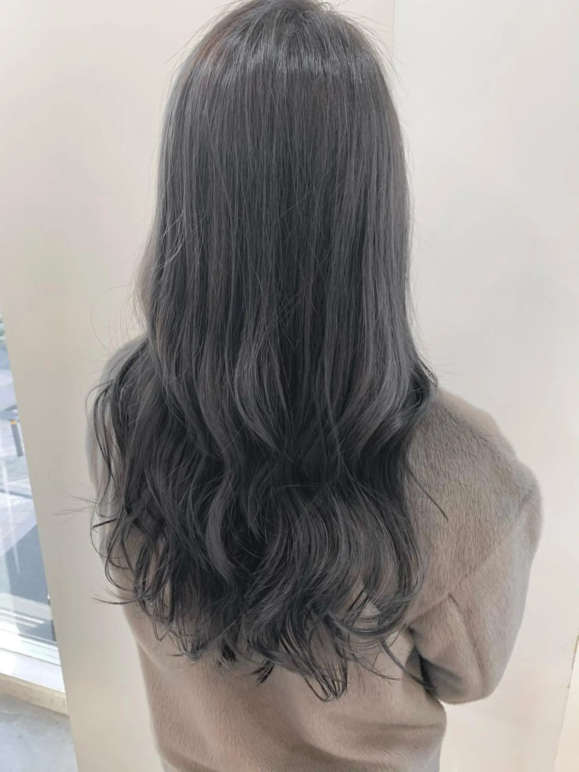 カラー エミュスト心斎橋所属・🎨カラー&髪質改善 職人　松葉優希のヘアスタイル