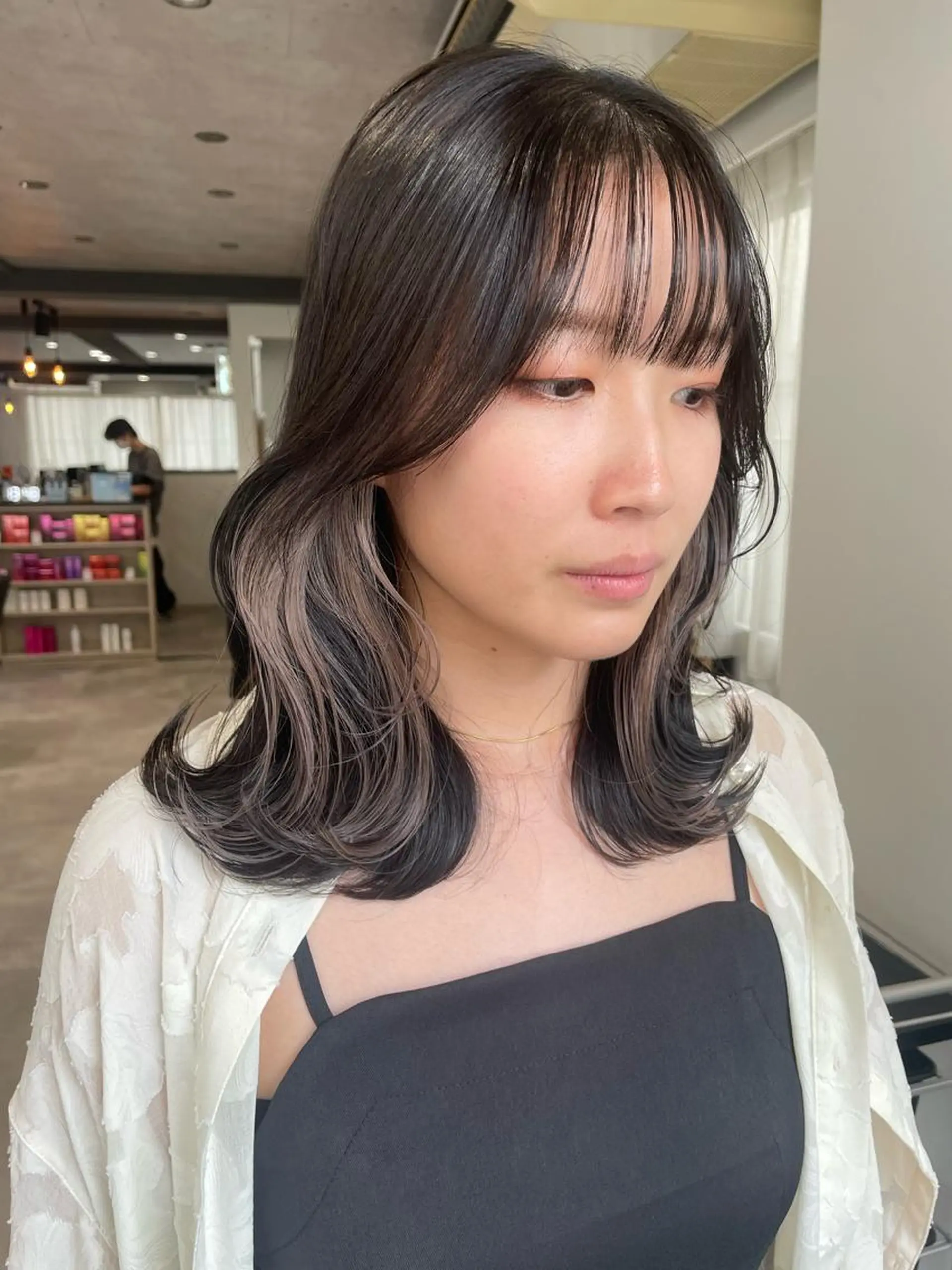 ミディアム カット ヘアカラー トリートメント ハイトーンイヤリング カラー清水隆央のヘアスタイル