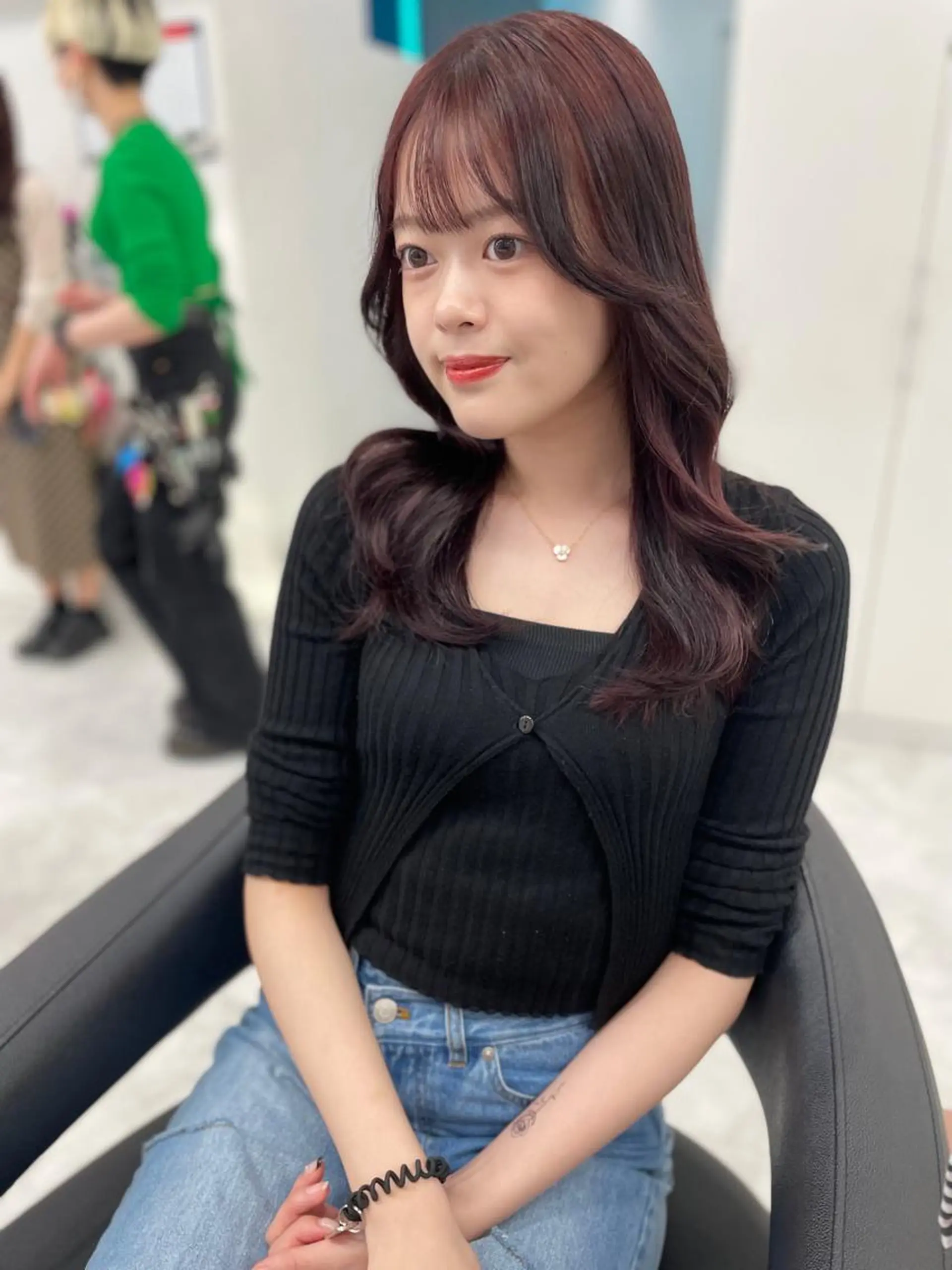 セミロング カラー ヘアアレンジ Ella所属・nana【艶髪】/ レイヤー/縮毛矯正のヘアスタイル