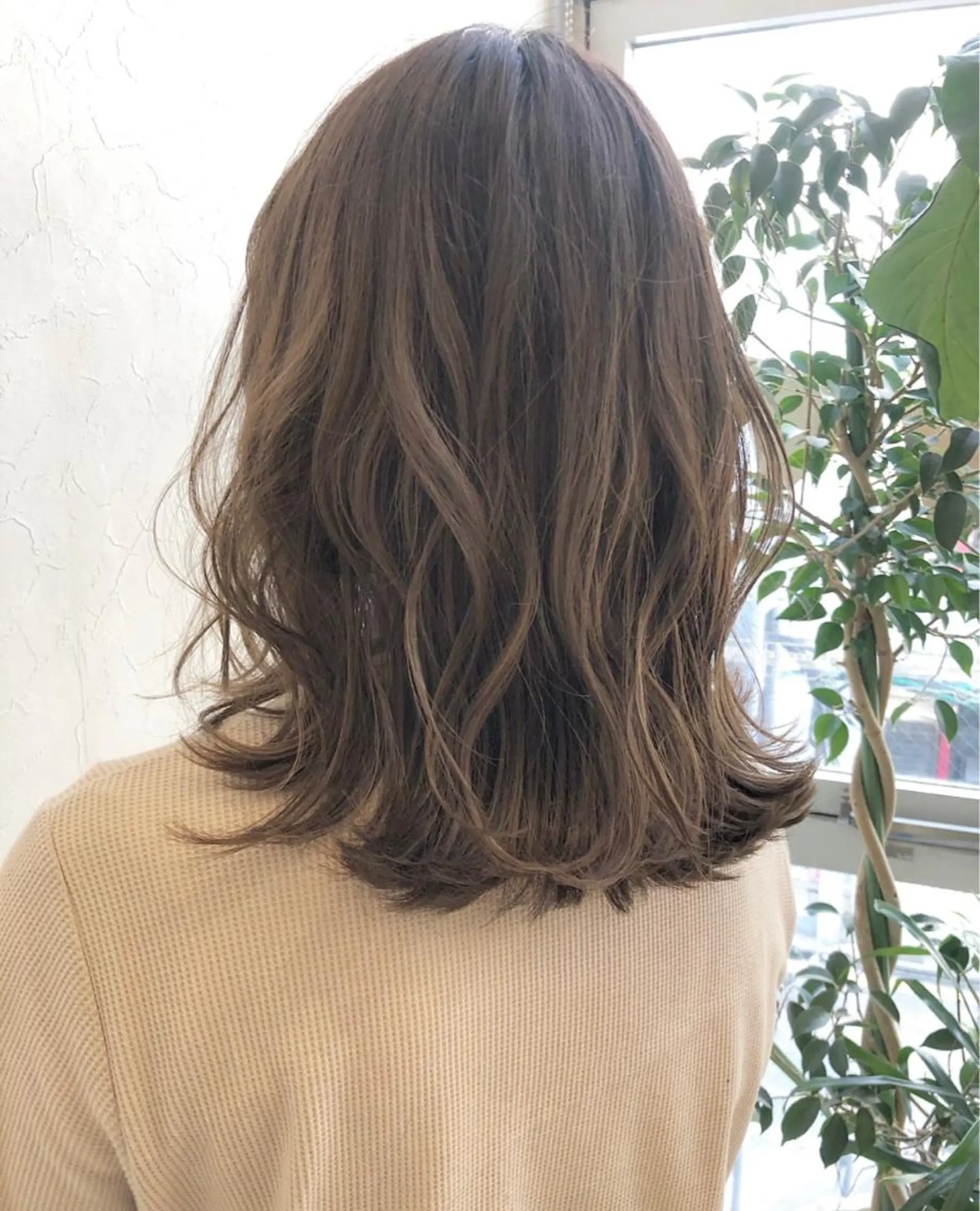 セミロング カラー nakahara madokaのヘアスタイル