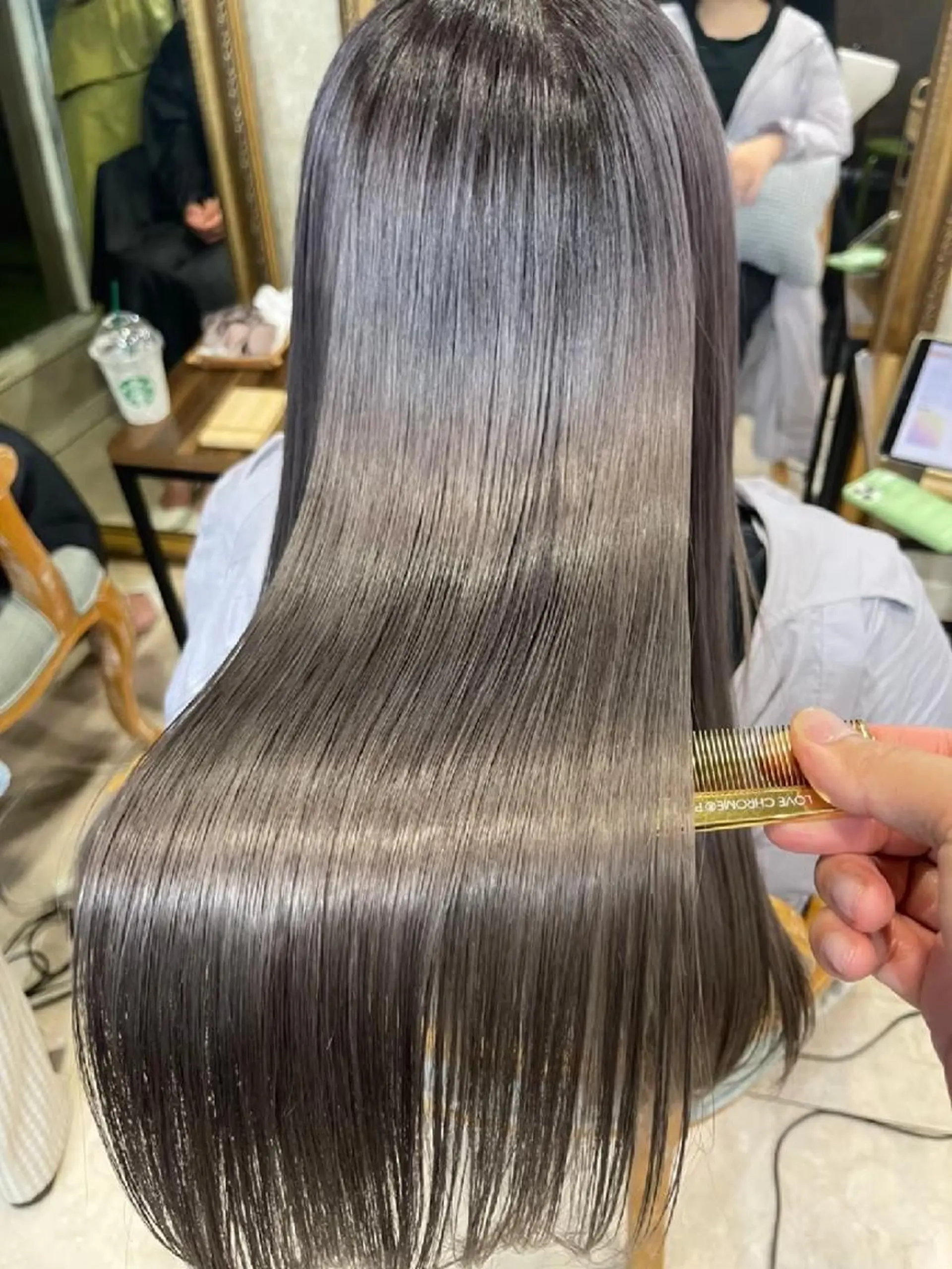 ロング カラー カット 縮毛矯正 トリートメント AnFye une qatllのヘアスタイル