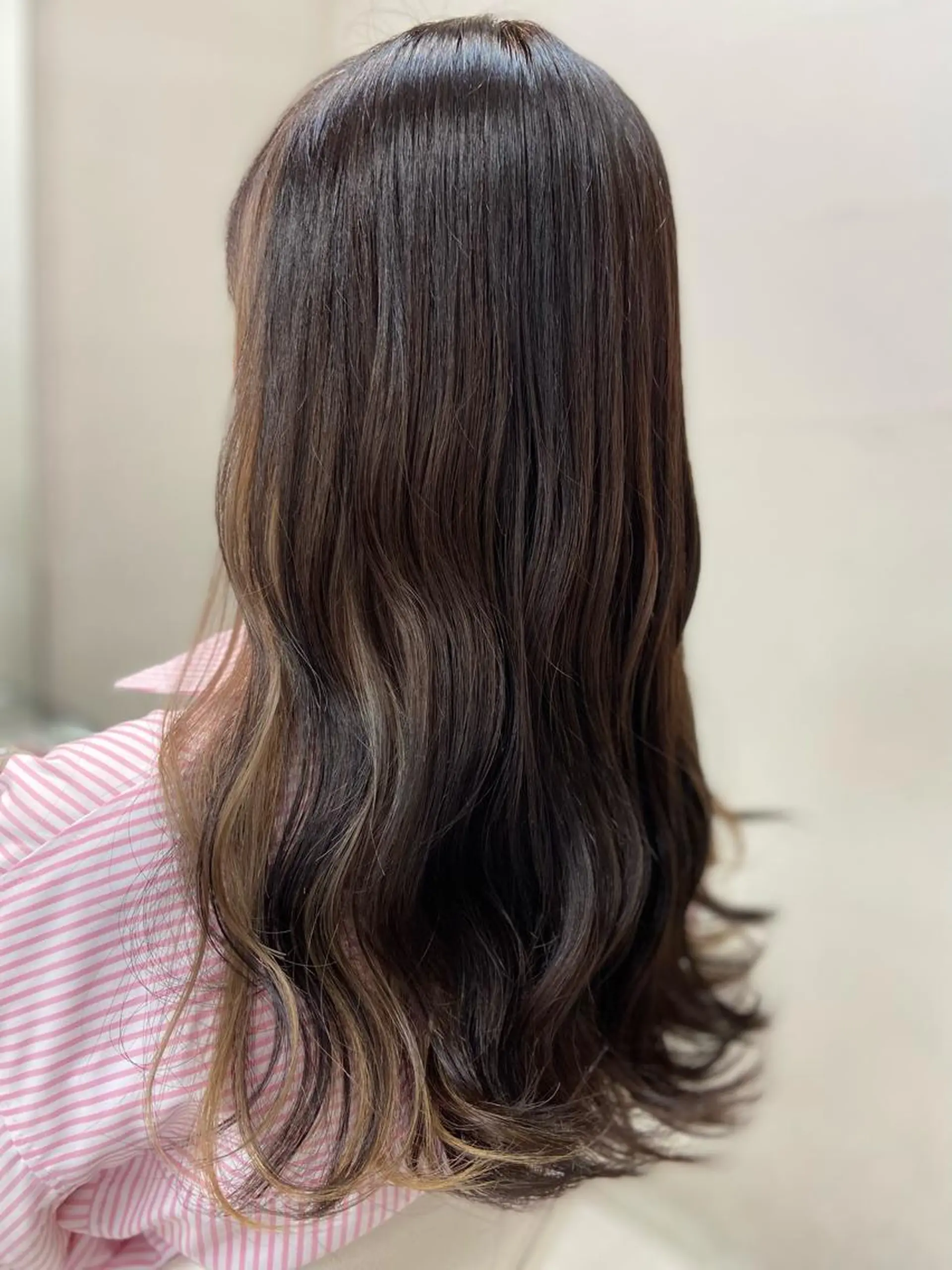 ロング カラー イヤリングカラー ヘアカラー 菊地 美憂のヘアスタイル