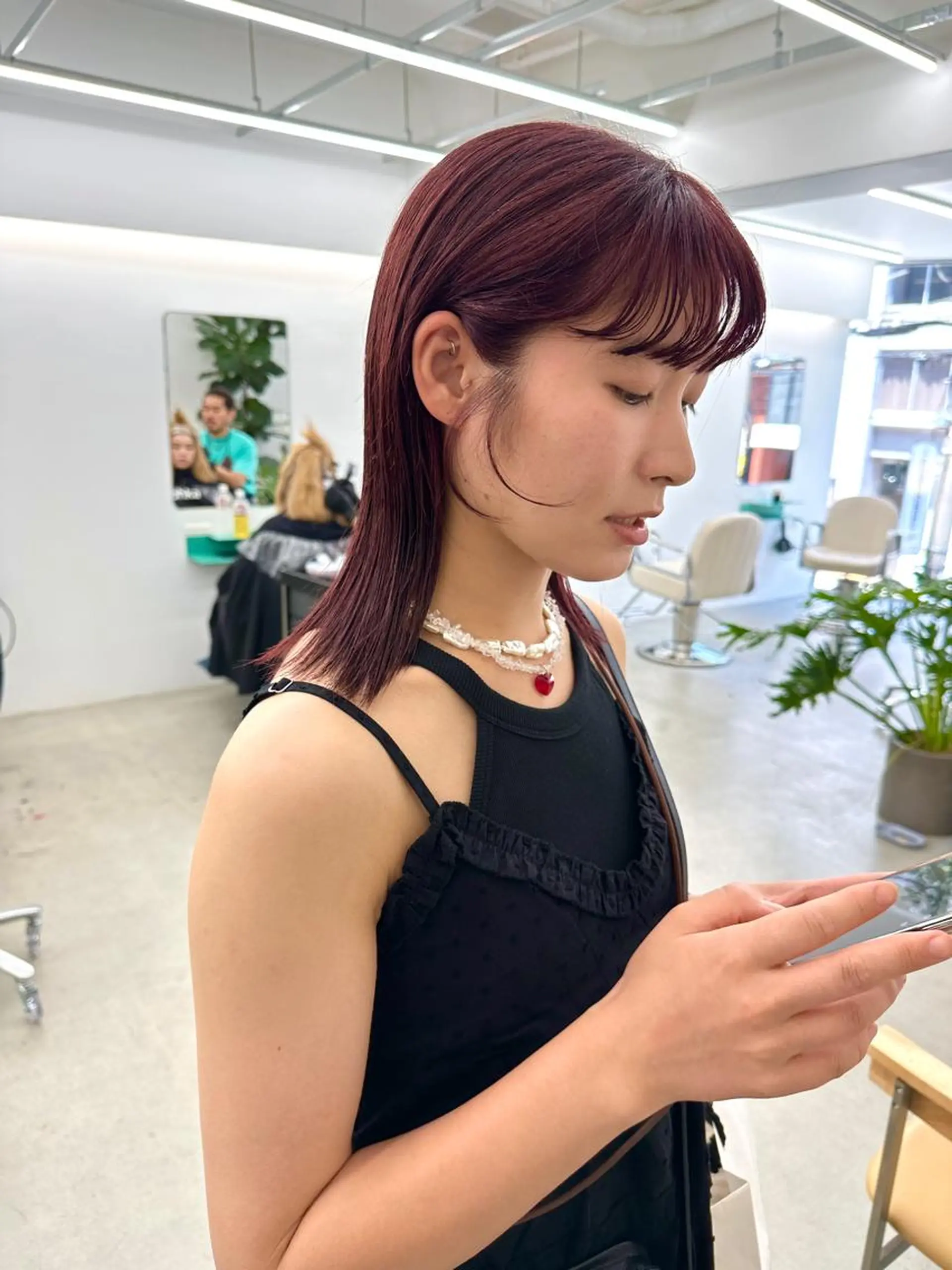 ミディアム カラー ブリーチ ケアブリーチ カシス ダブルカラー ブリーチなしカラー ヘアカラー トリートメント ボブ/レイヤー/ケア パーマ/リュウタのヘアスタイル