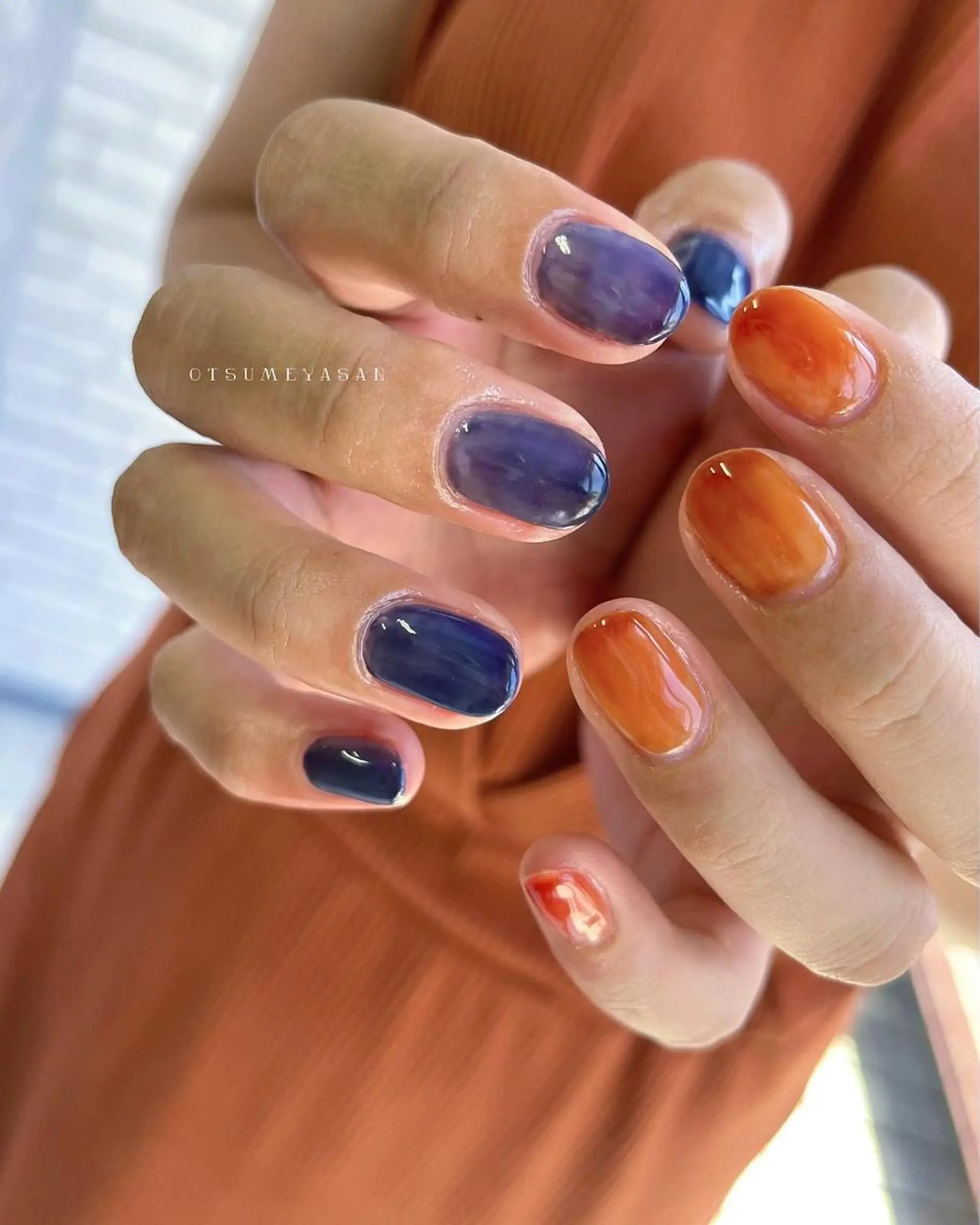 ネイル ブルー ゴールド 韓国ネイル ラメ(グリッター) ニュアンスネイル otsumeyasan所属・わたなべ ちかのネイルデザイン